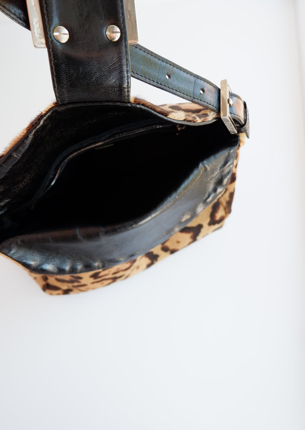 Authentique Sac bandoulière Fendi en poulain imprimé animalier d'occasion
