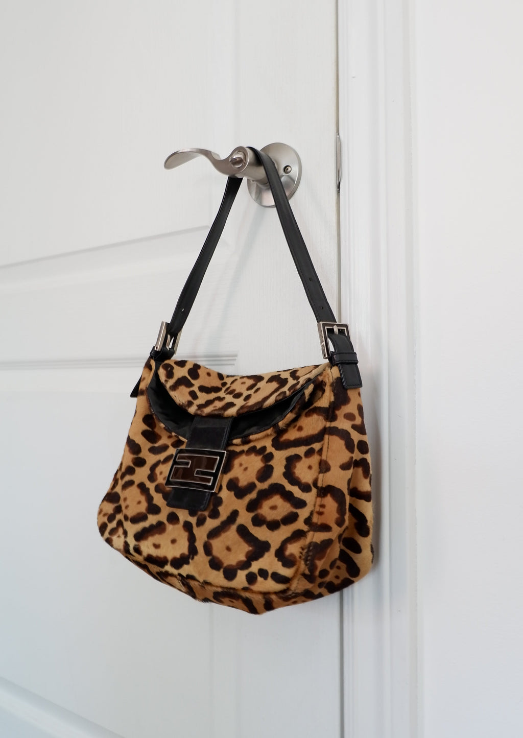 Authentique Sac bandoulière Fendi en poulain imprimé animalier d'occasion