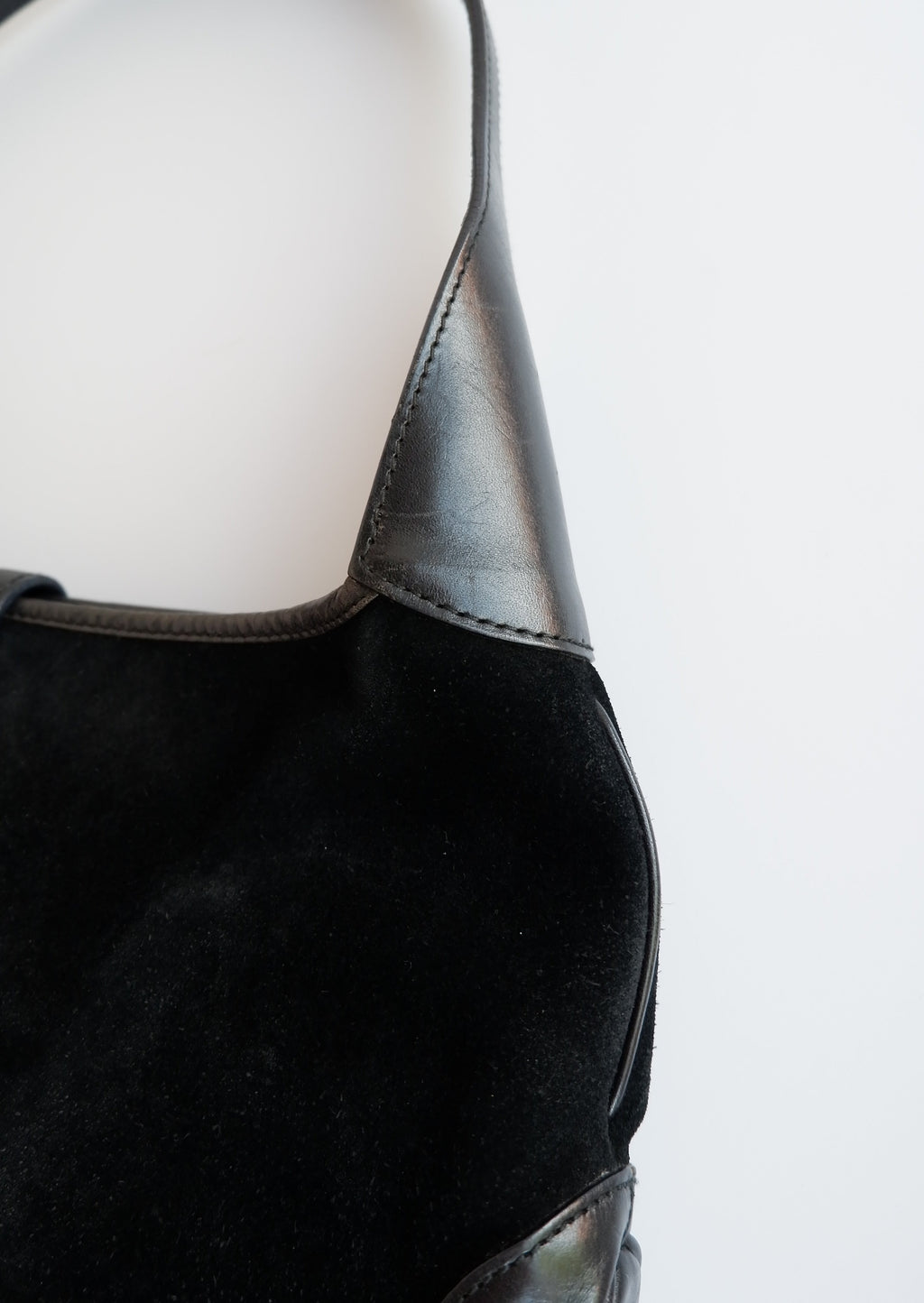 Authentique sac à bandoulière Gucci Jackie noir d'occasion