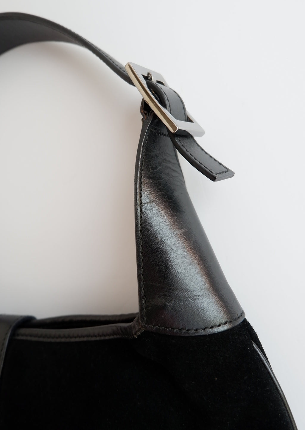 Authentique sac à bandoulière Gucci Jackie noir d'occasion