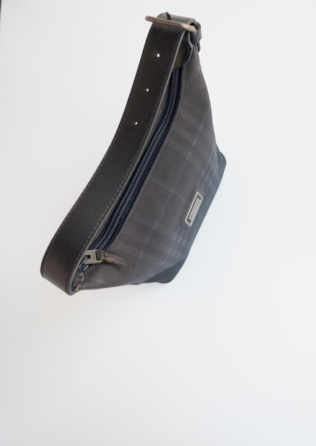 Authentique sac à main micro Burberry noir en toile d'occasion