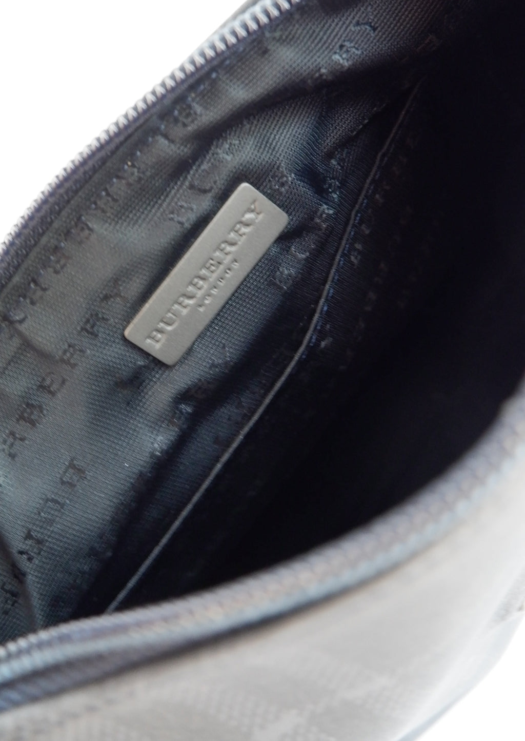 Authentique sac à main micro Burberry noir en toile d'occasion