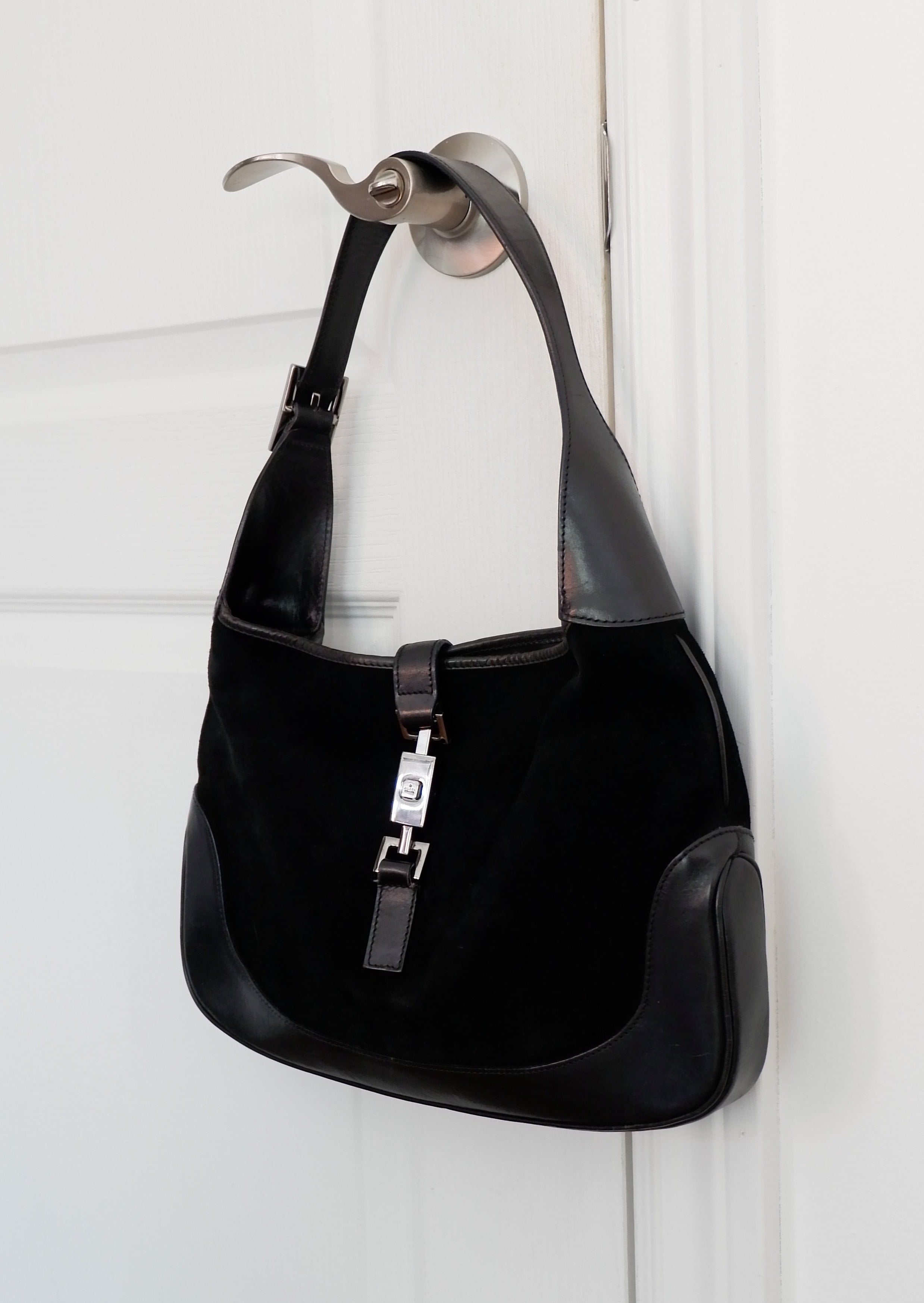 Authentique sac à bandoulière Gucci Jackie noir d'occasion