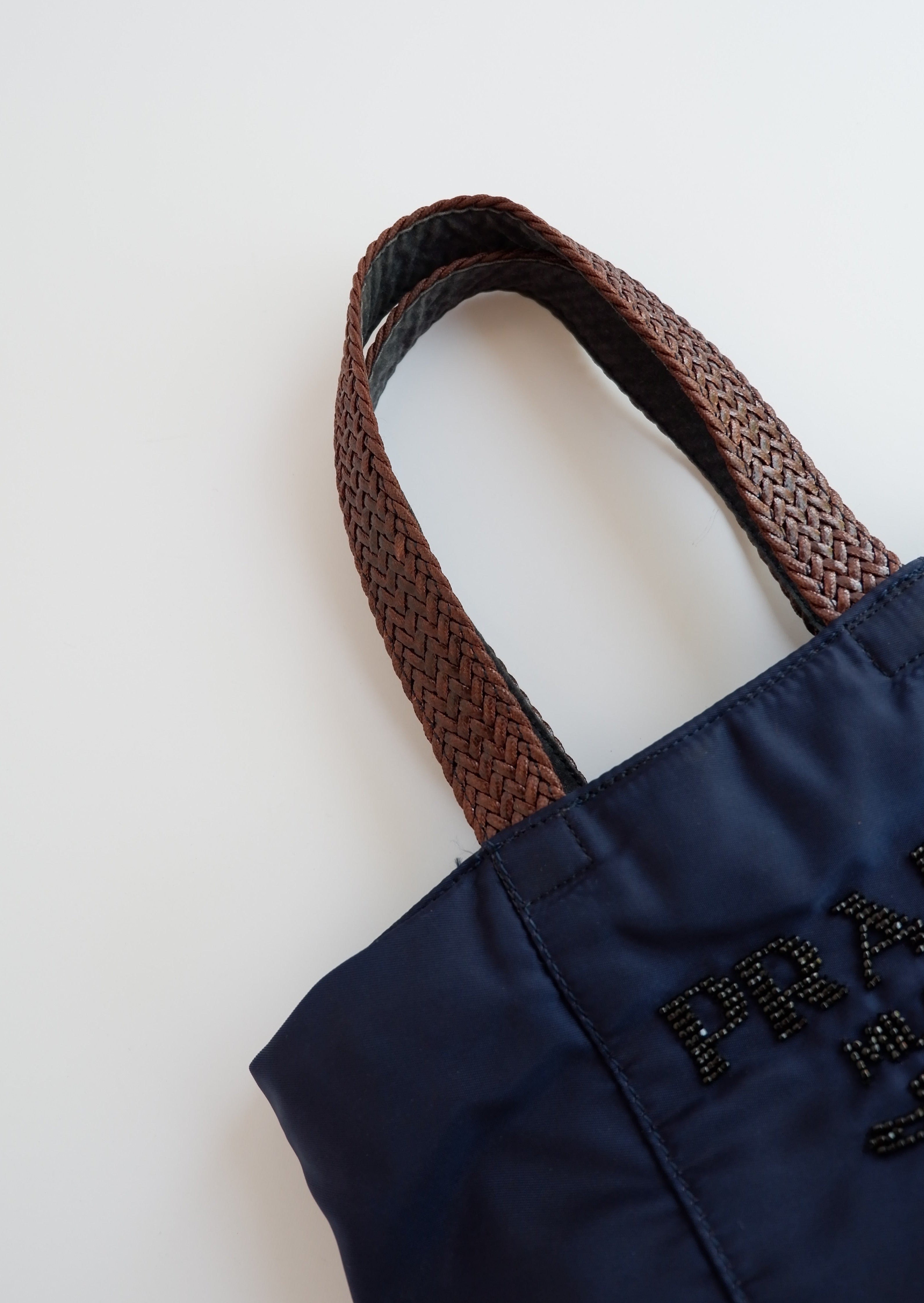 Cabas Authentique d'occasion Prada Tessuto en nylon bleu marine brodé de perles