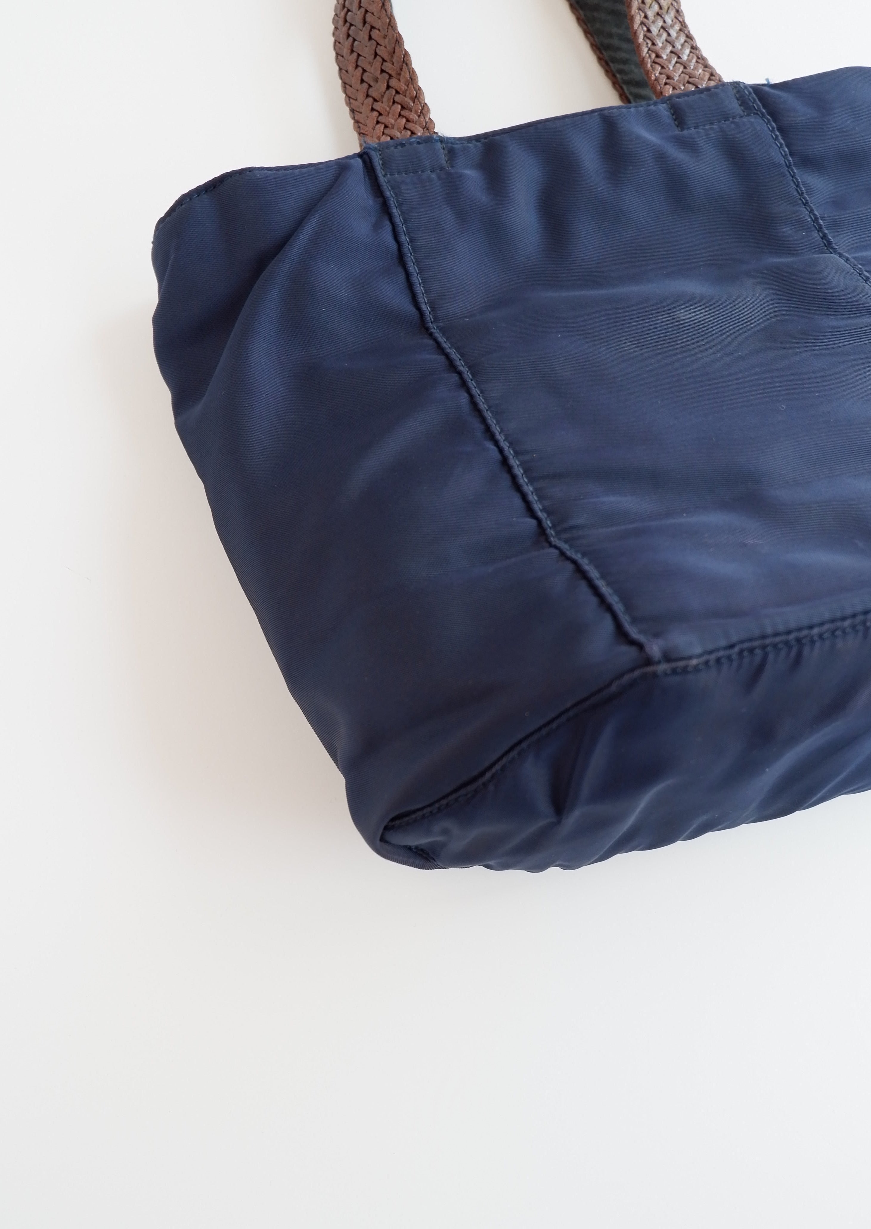 Cabas Authentique d'occasion Prada Tessuto en nylon bleu marine brodé de perles