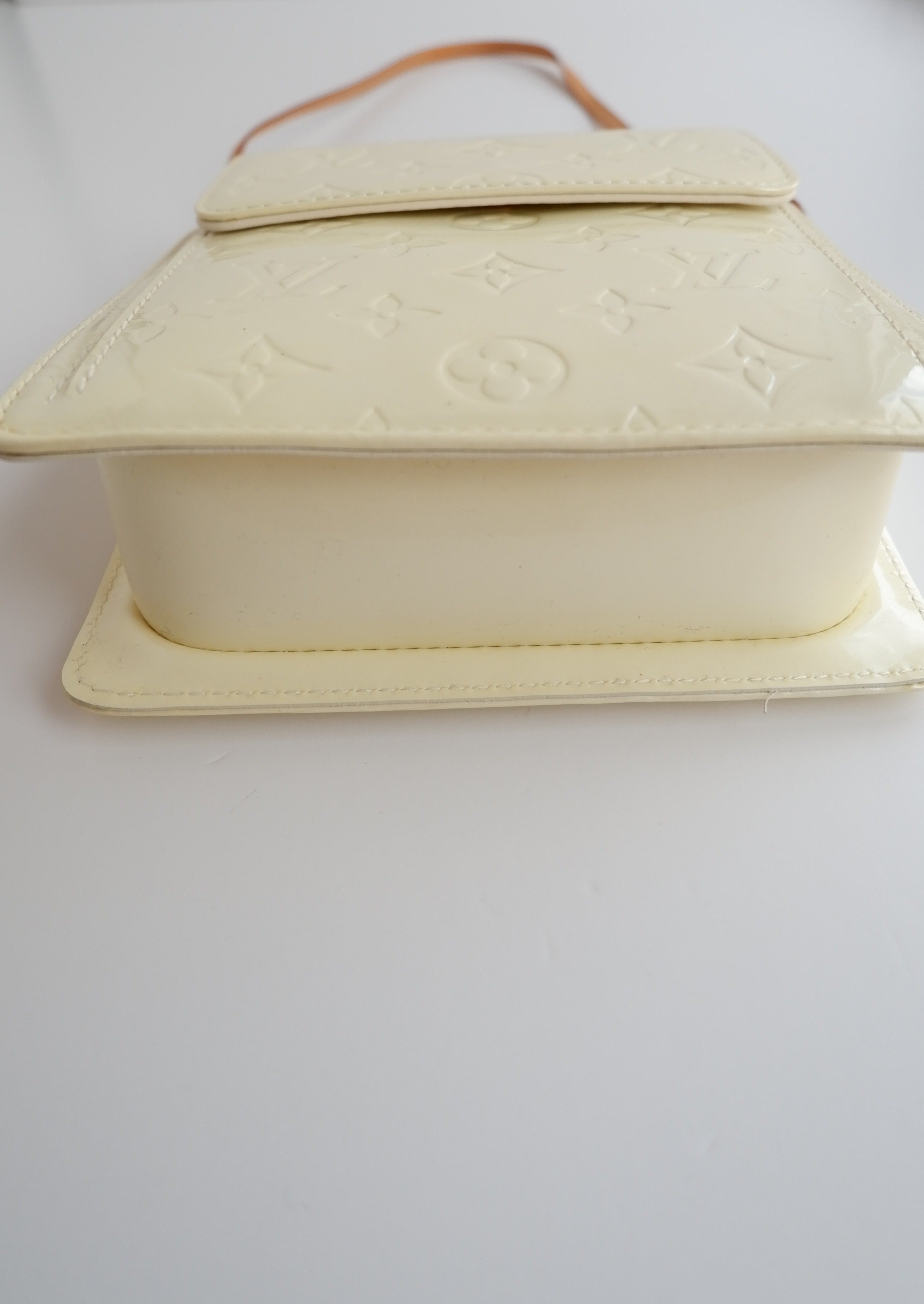 Authentic Preowned Louis Vuitton Monogram Vernis Cream/Ivory Mott Shoulder Bag