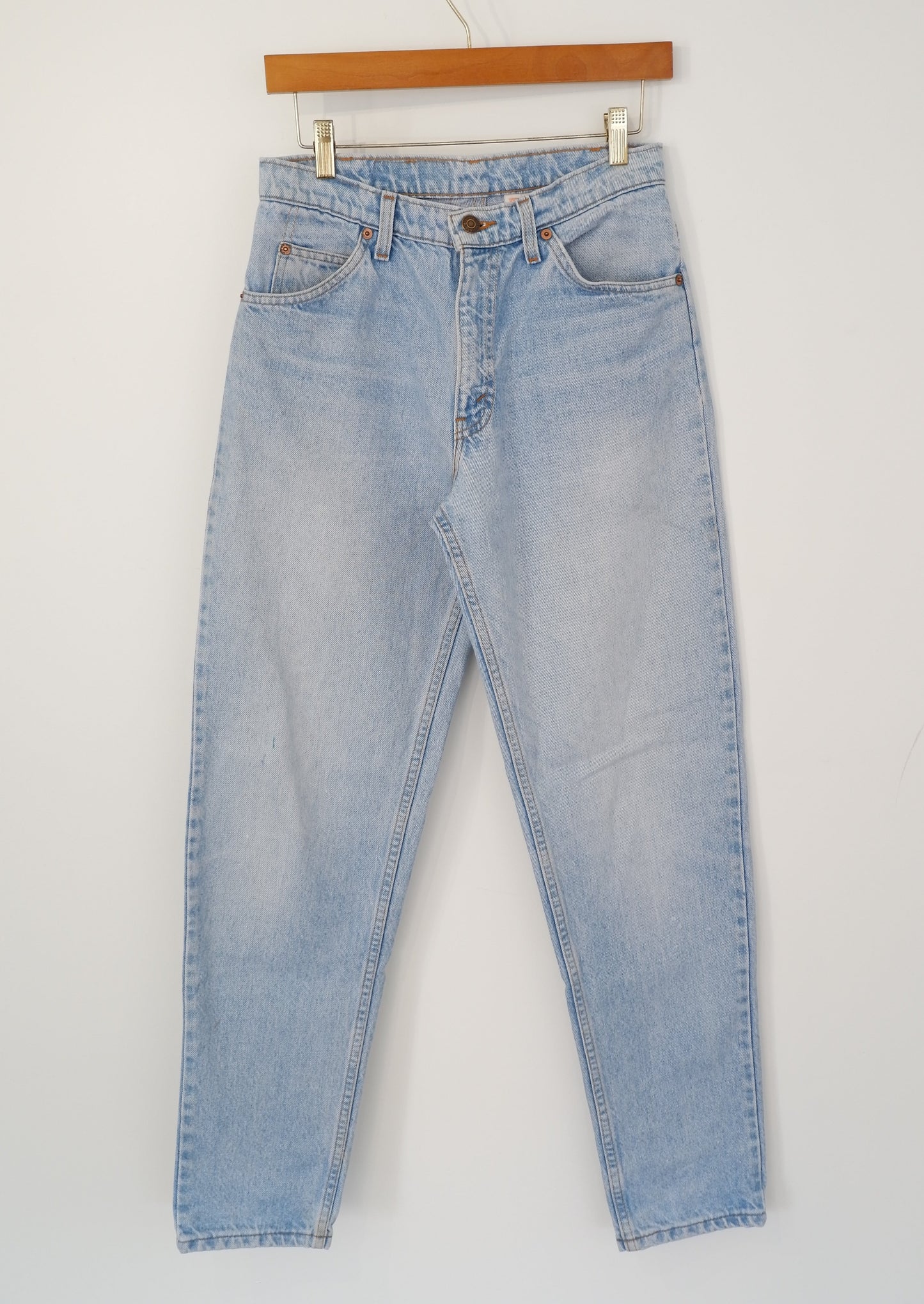 Levis Vintage 550 Light Wash Tapered Leg Jeans - 28