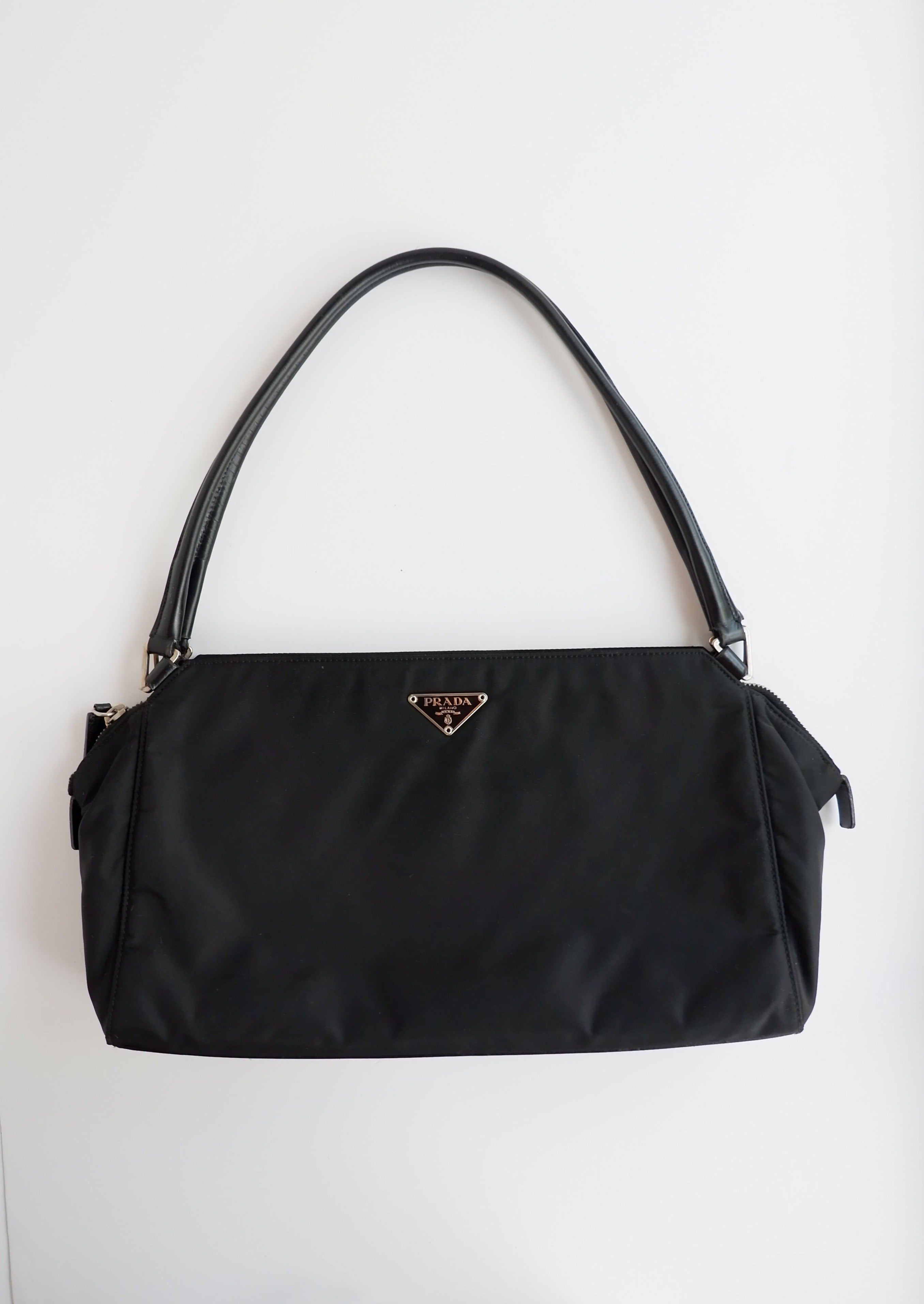 Authentique Sac bandoulière Prada en nylon noir et cuir, extensible