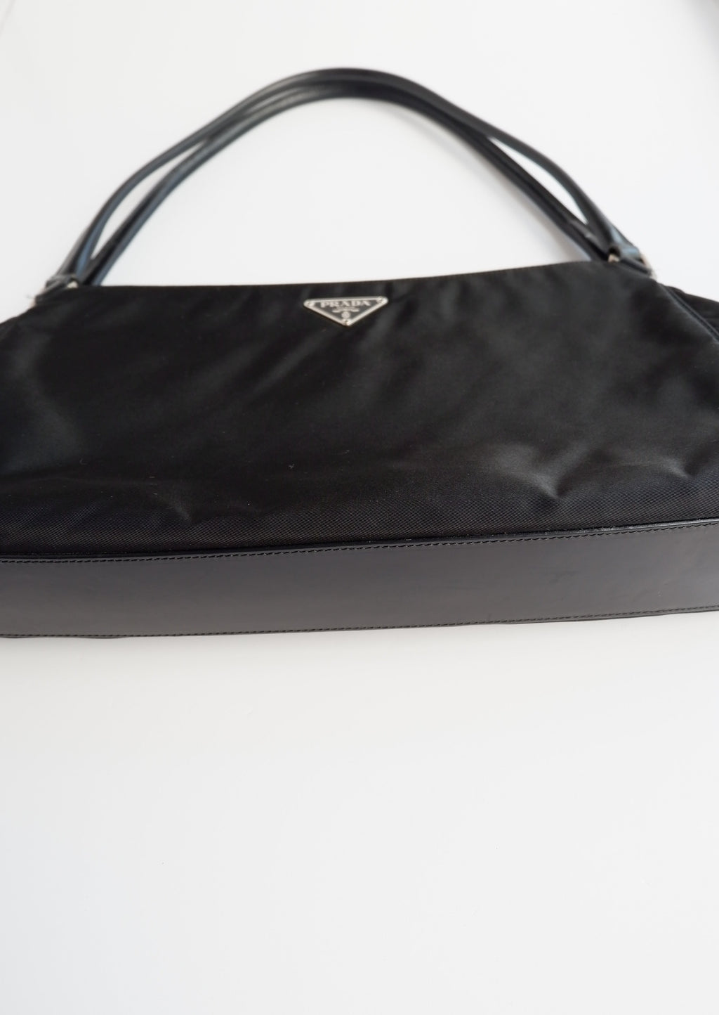 Authentique Sac bandoulière Prada en nylon noir et cuir, extensible