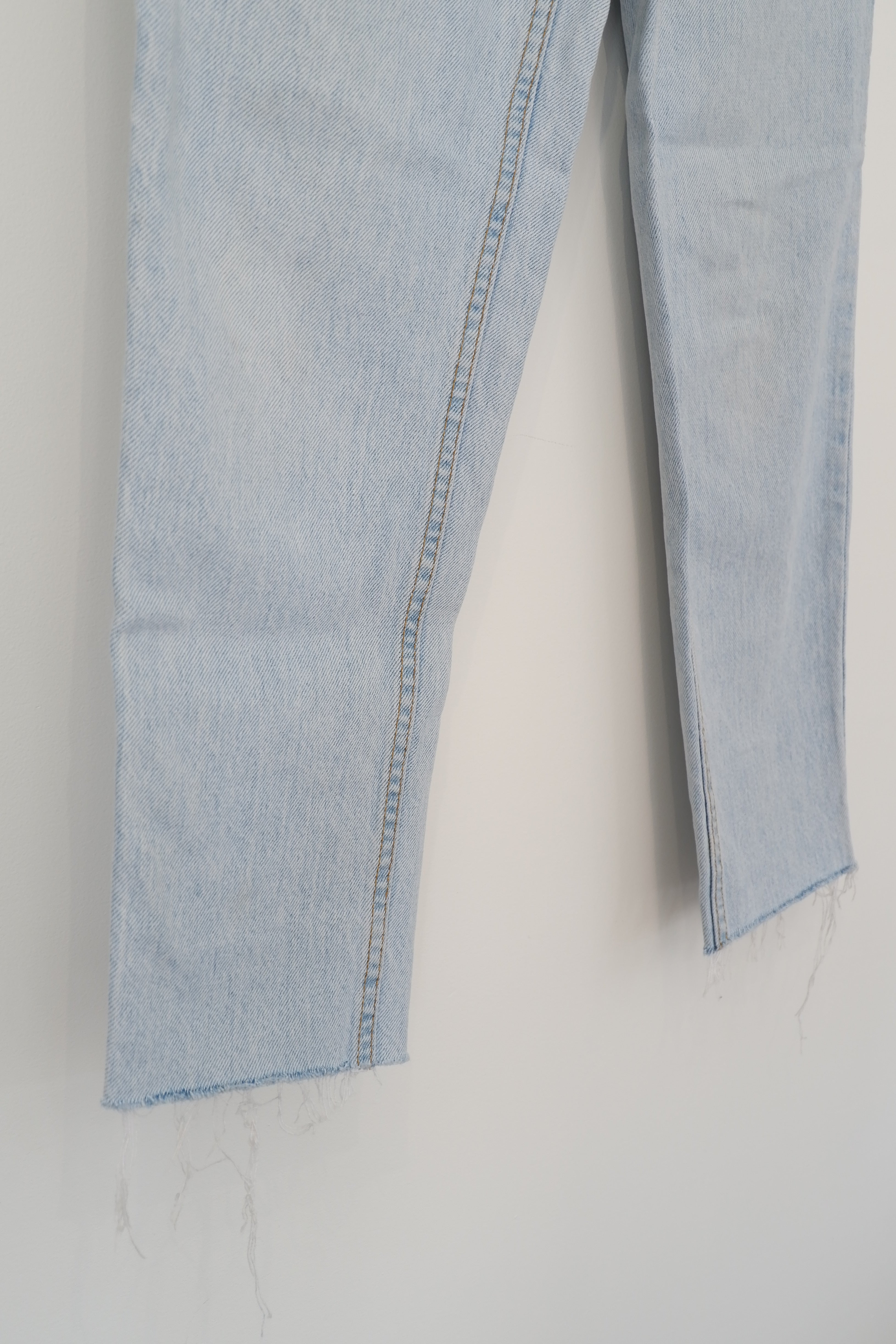Levis Vintage 550 Light Wash Relaxed Fit Jeans - 28