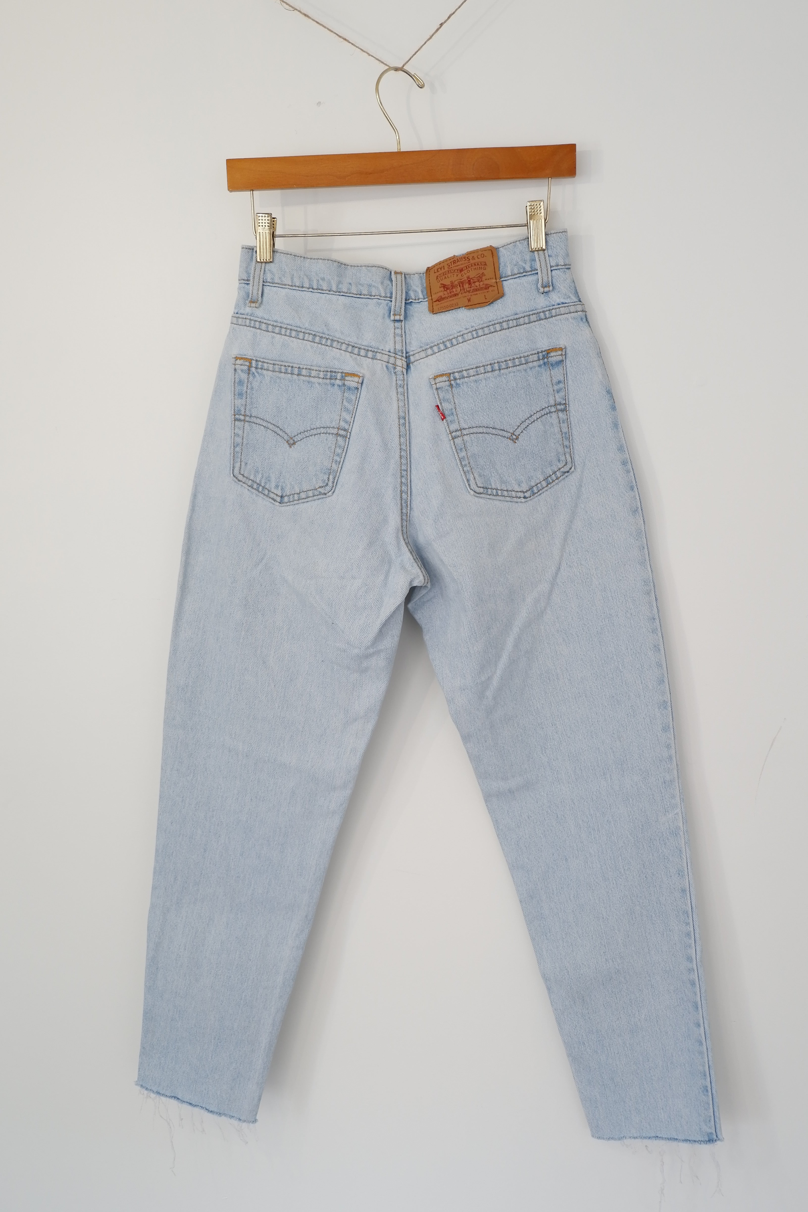 Levis Vintage 550 Light Wash Relaxed Fit Jeans - 28