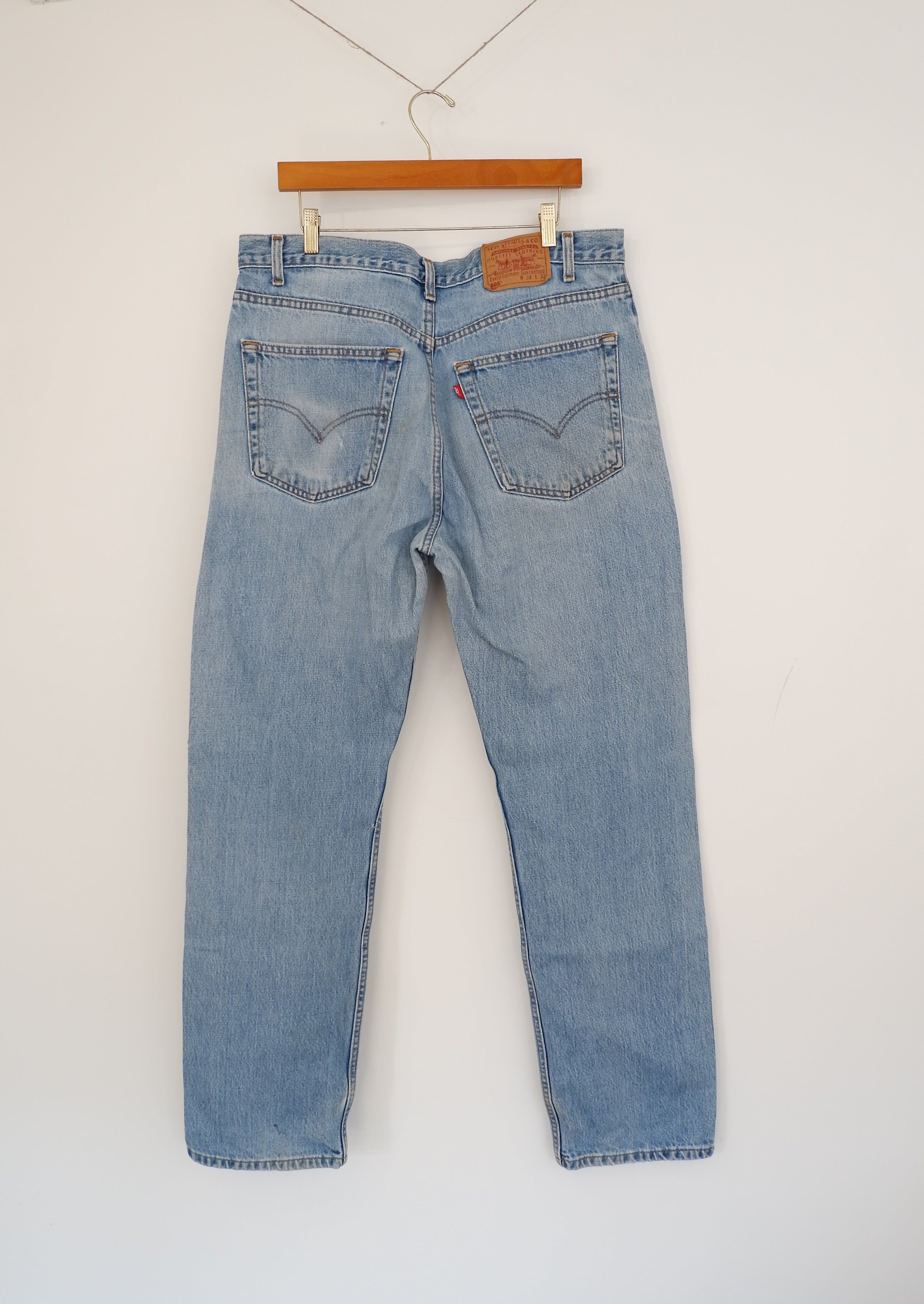 Levis Vintage 505 Jean coupe classique à lavage clair - 38