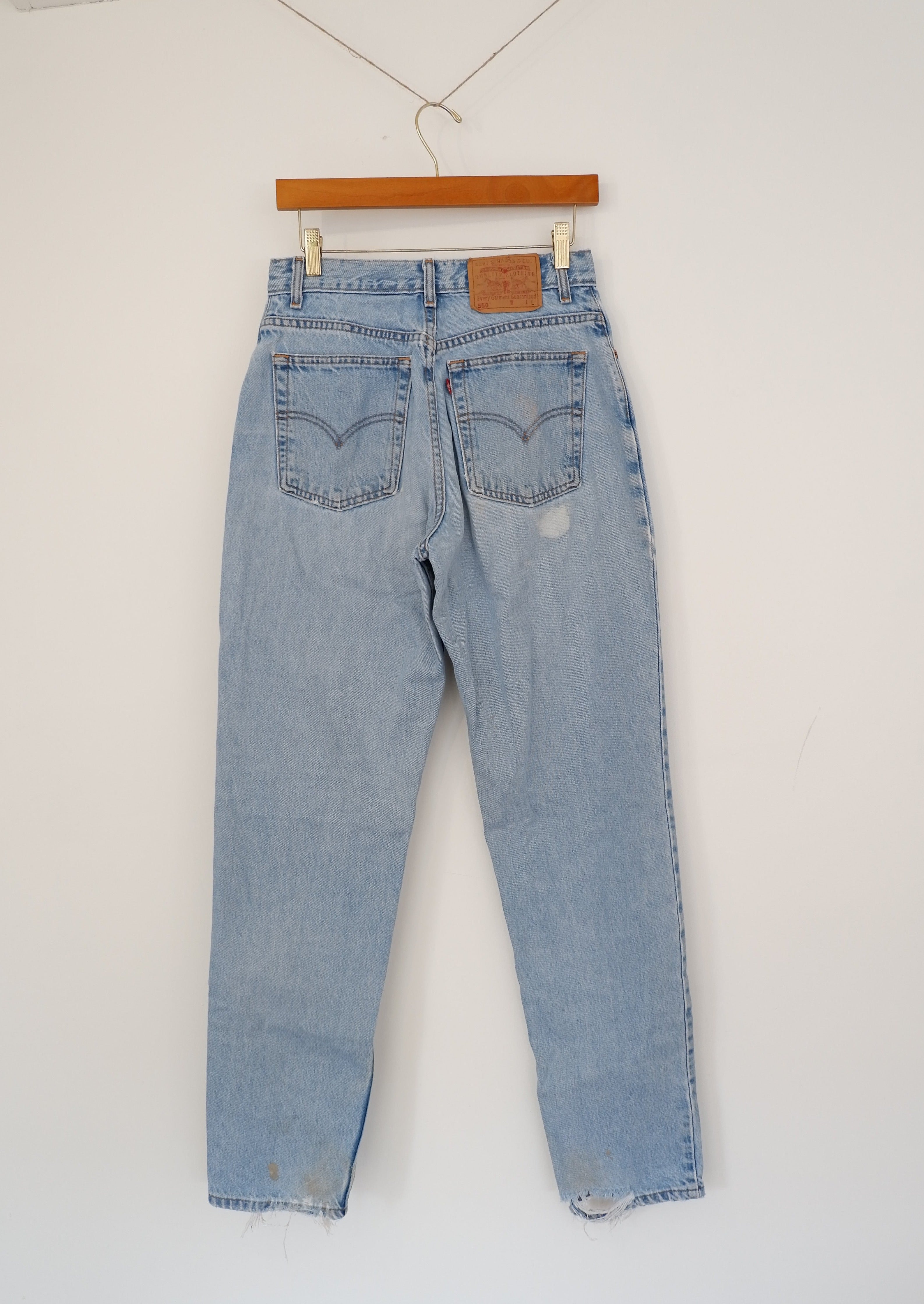 Levis Vintage 550 Light Wash Relaxed Fit Tapered Leg - 27