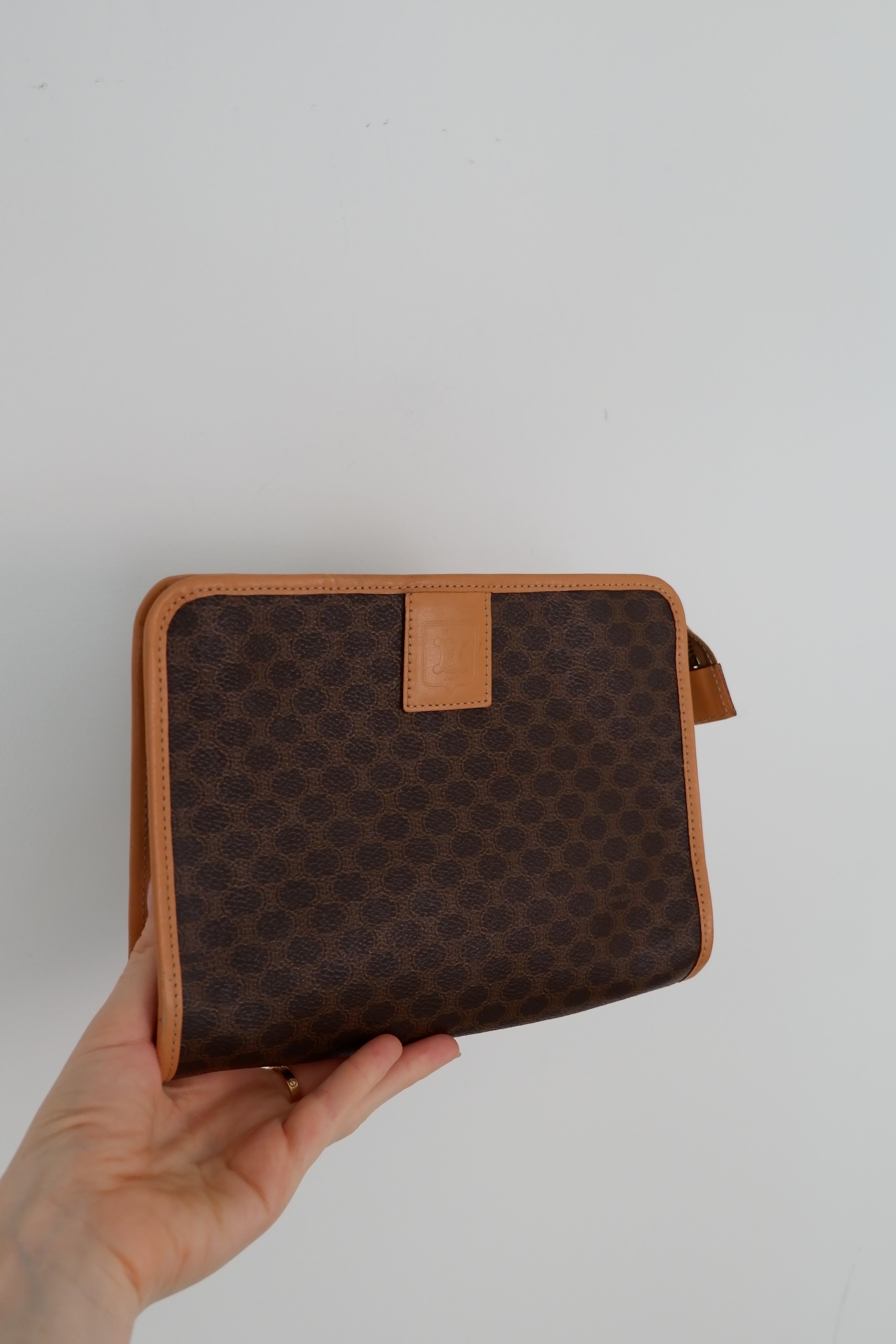 Pochette vintage Céline authentique d'occasion imprimé Macadam marron