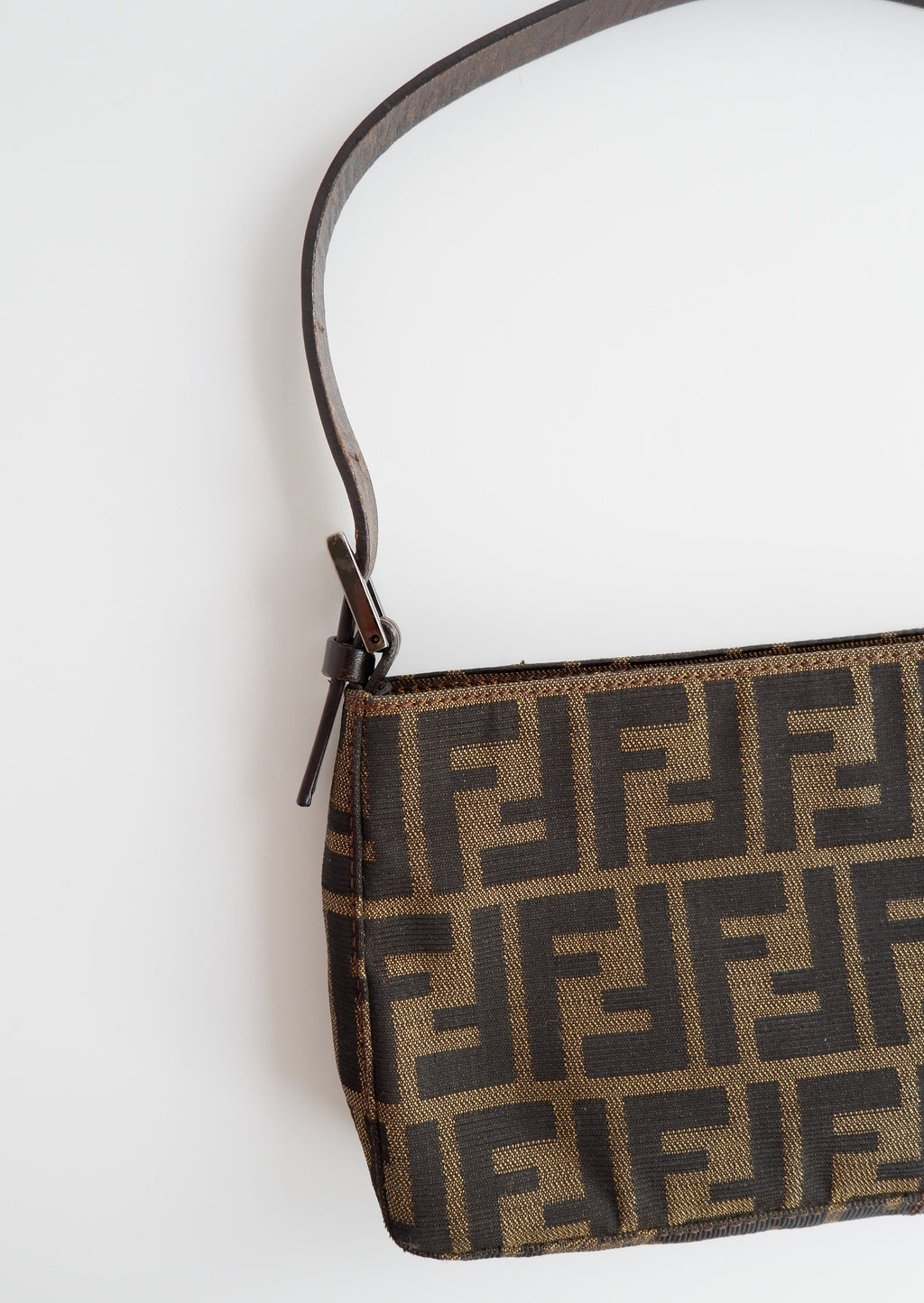 Sac bandoulière Fendi Zucca vintage authentique d'occasion