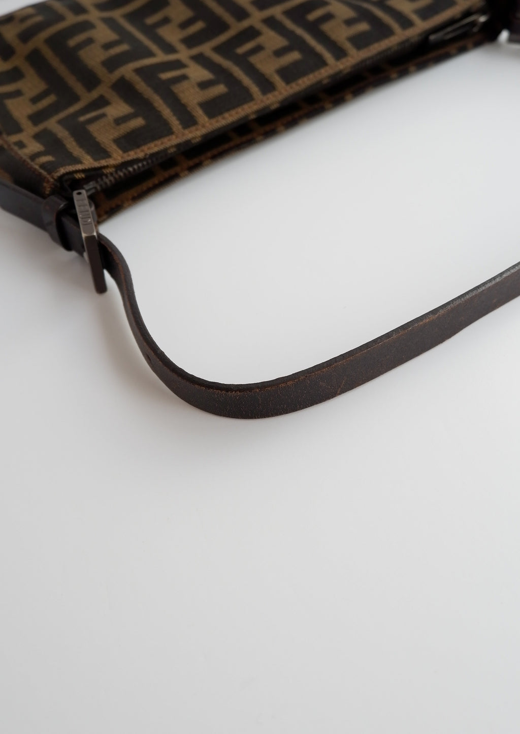 Sac bandoulière Fendi Zucca vintage authentique d'occasion