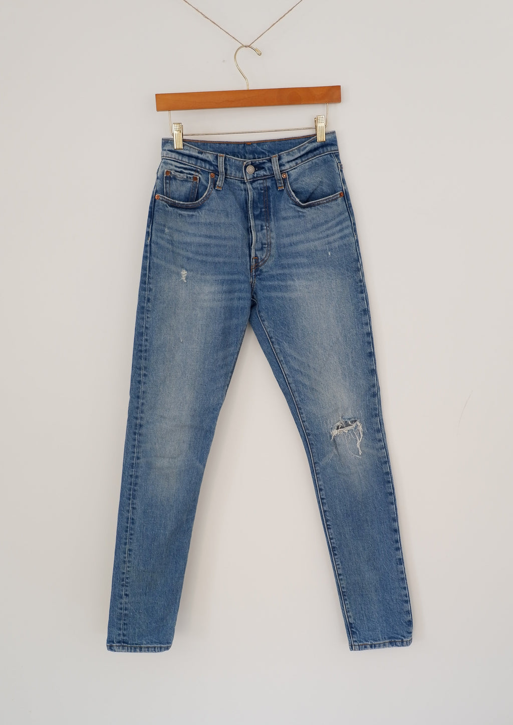 Levis 501 Medium Light Wash Skinny Jeans - 26