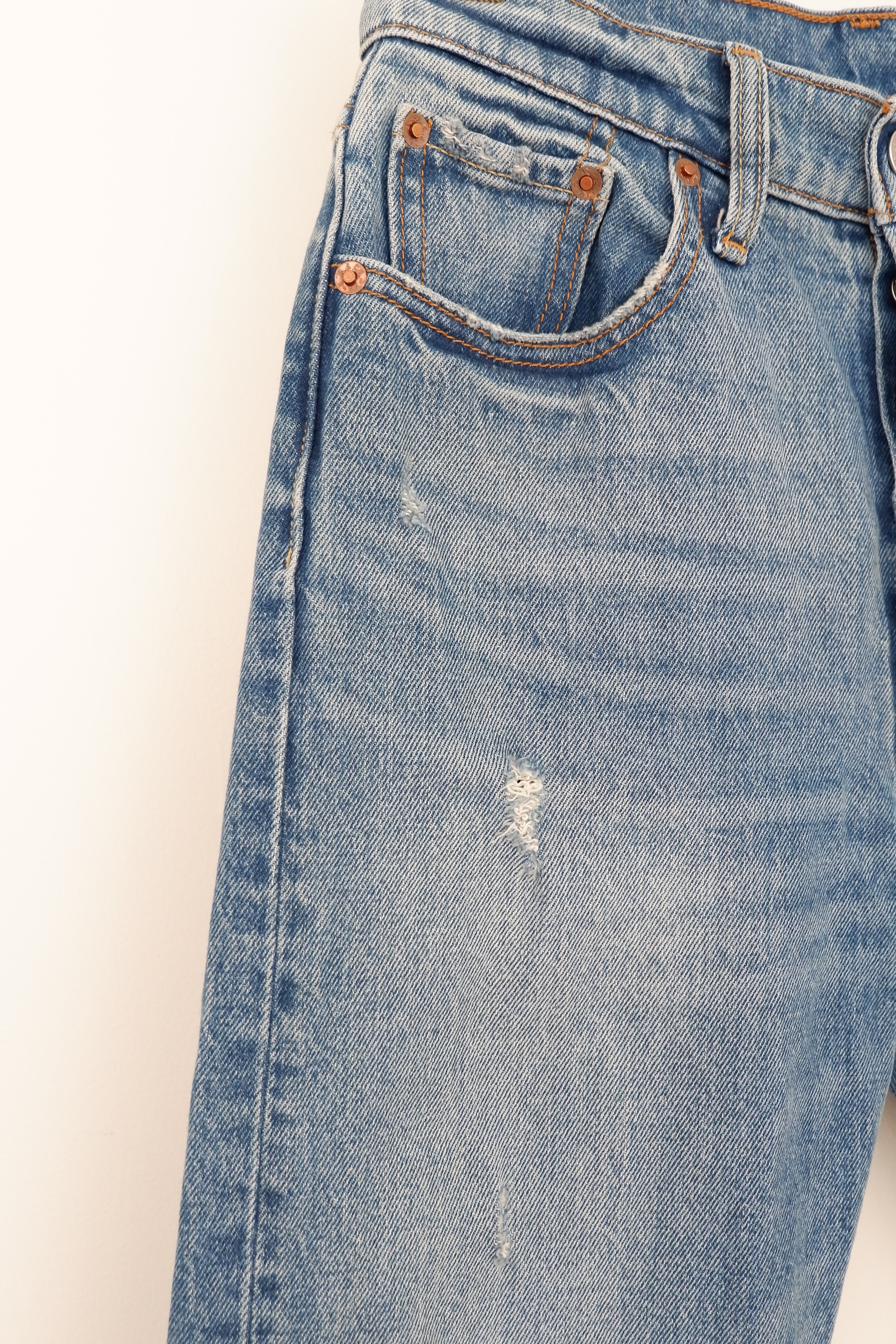 Levis 501 Medium Light Wash Skinny Jeans - 26