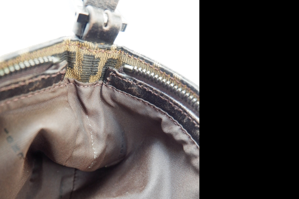 Sac bandoulière Fendi Zucca vintage authentique d'occasion