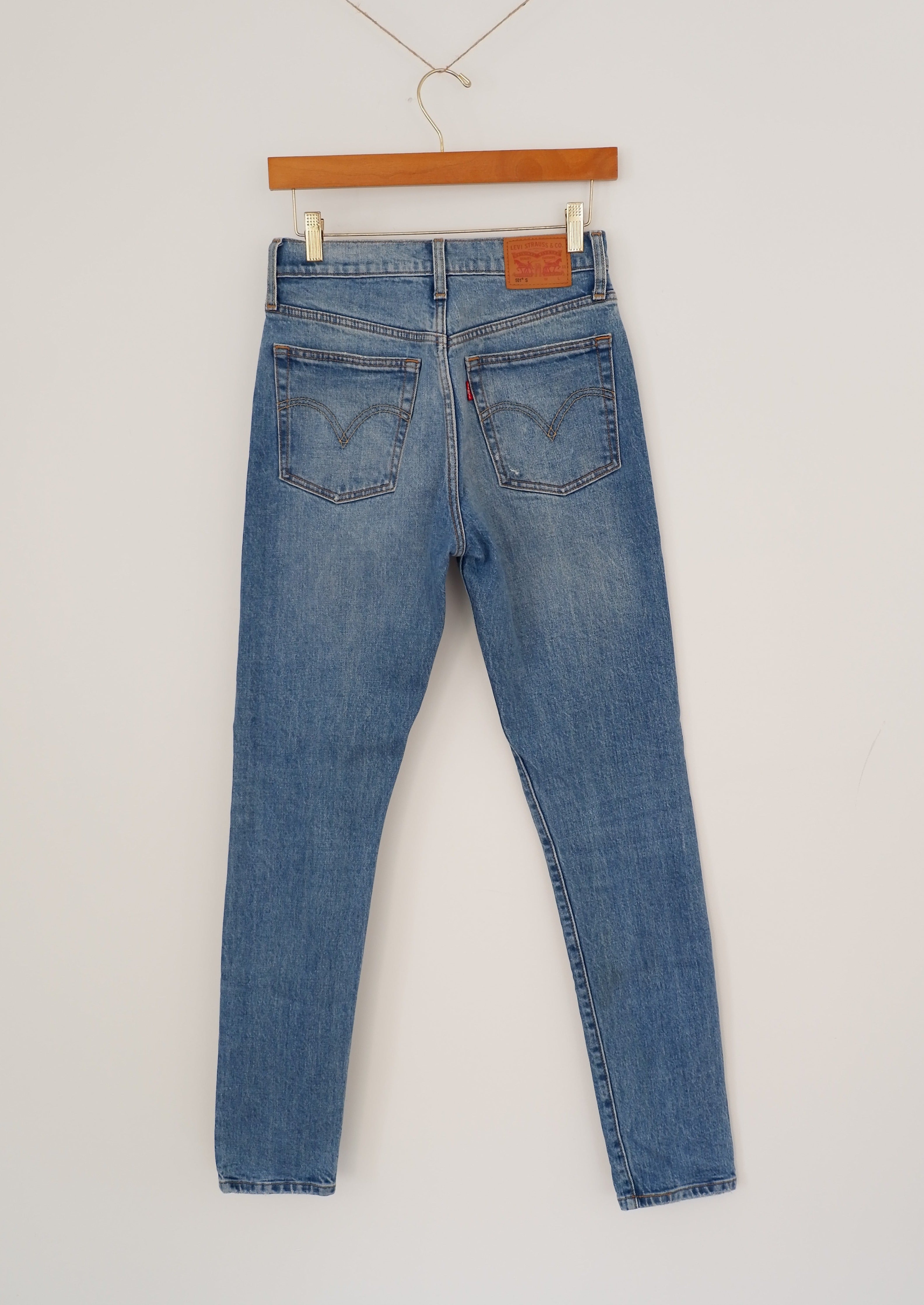 Levis 501 Medium Light Wash Skinny Jeans - 26