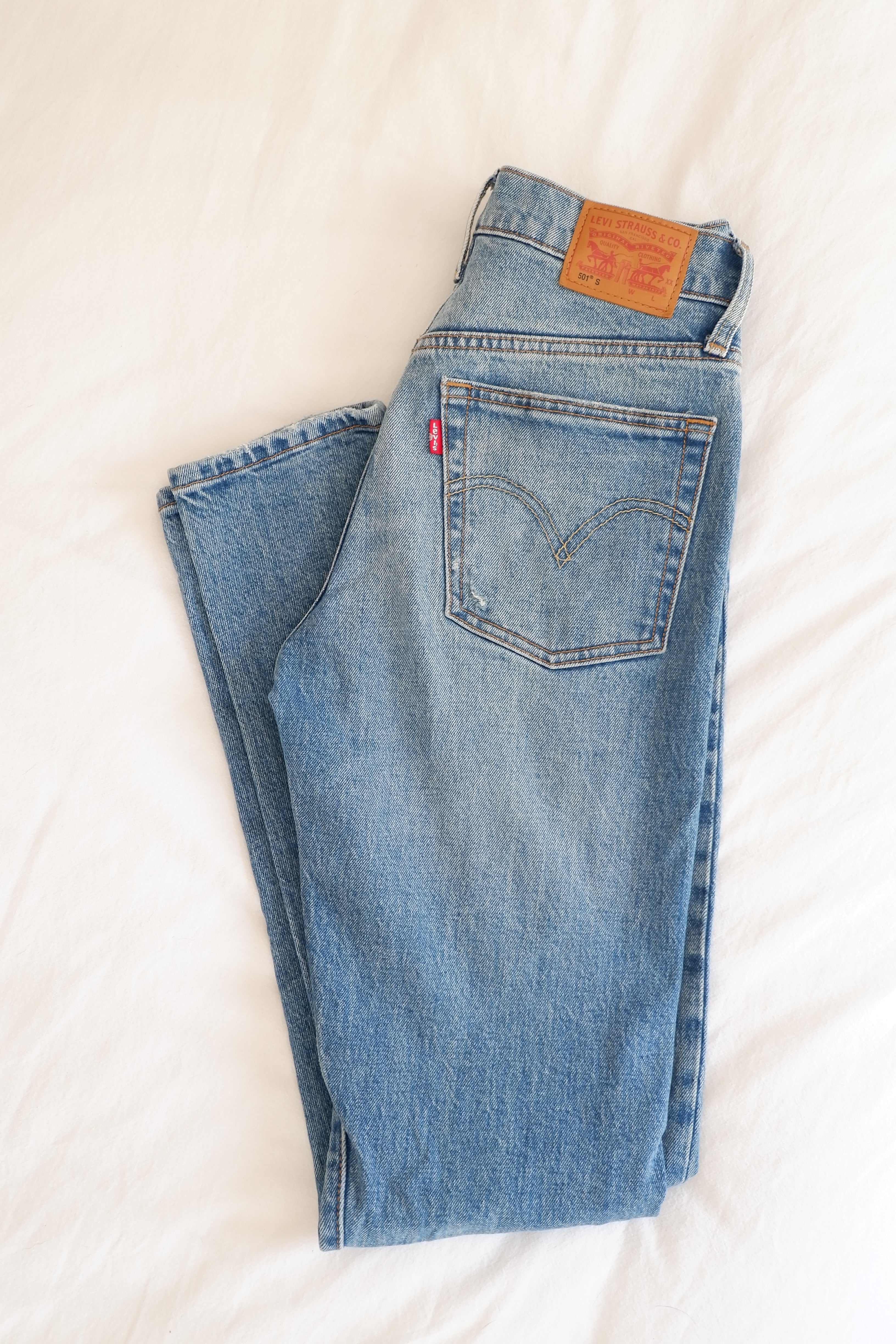 Levis 501 Medium Light Wash Skinny Jeans - 26