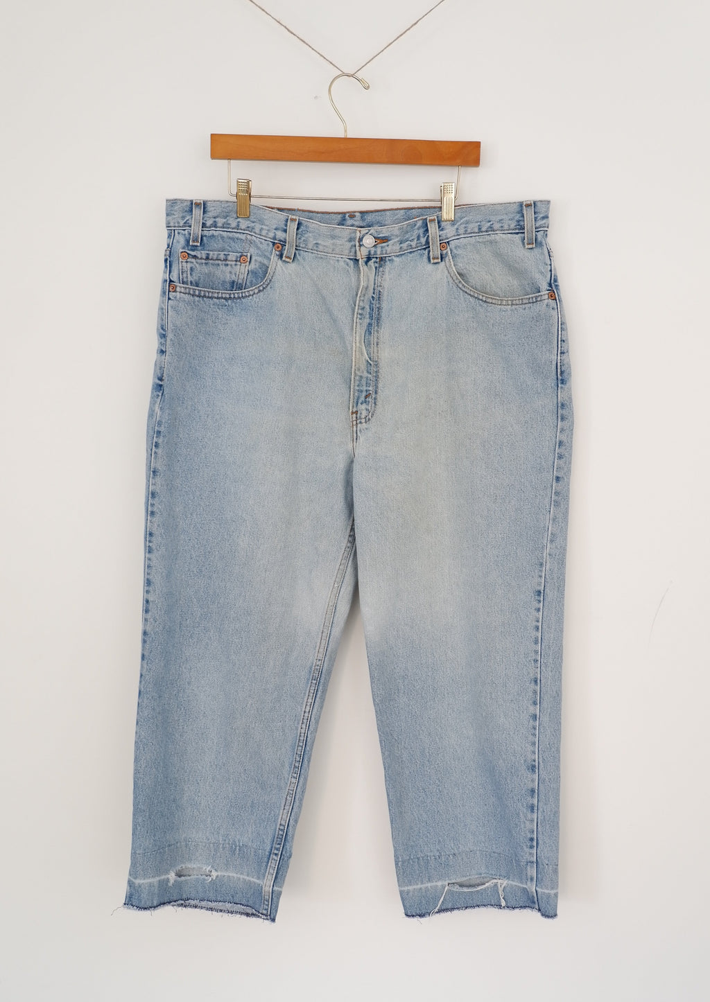 Levis Vintage 550 Light Wash Relaxed Fit Straight Leg Jeans - 40