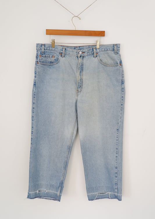 Levis Vintage 550 Light Wash Relaxed Fit Straight Leg Jeans - 40