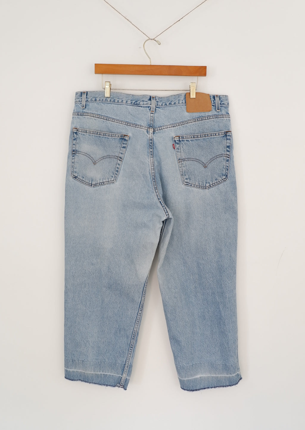Levis Vintage 550 Light Wash Relaxed Fit Straight Leg Jeans - 40