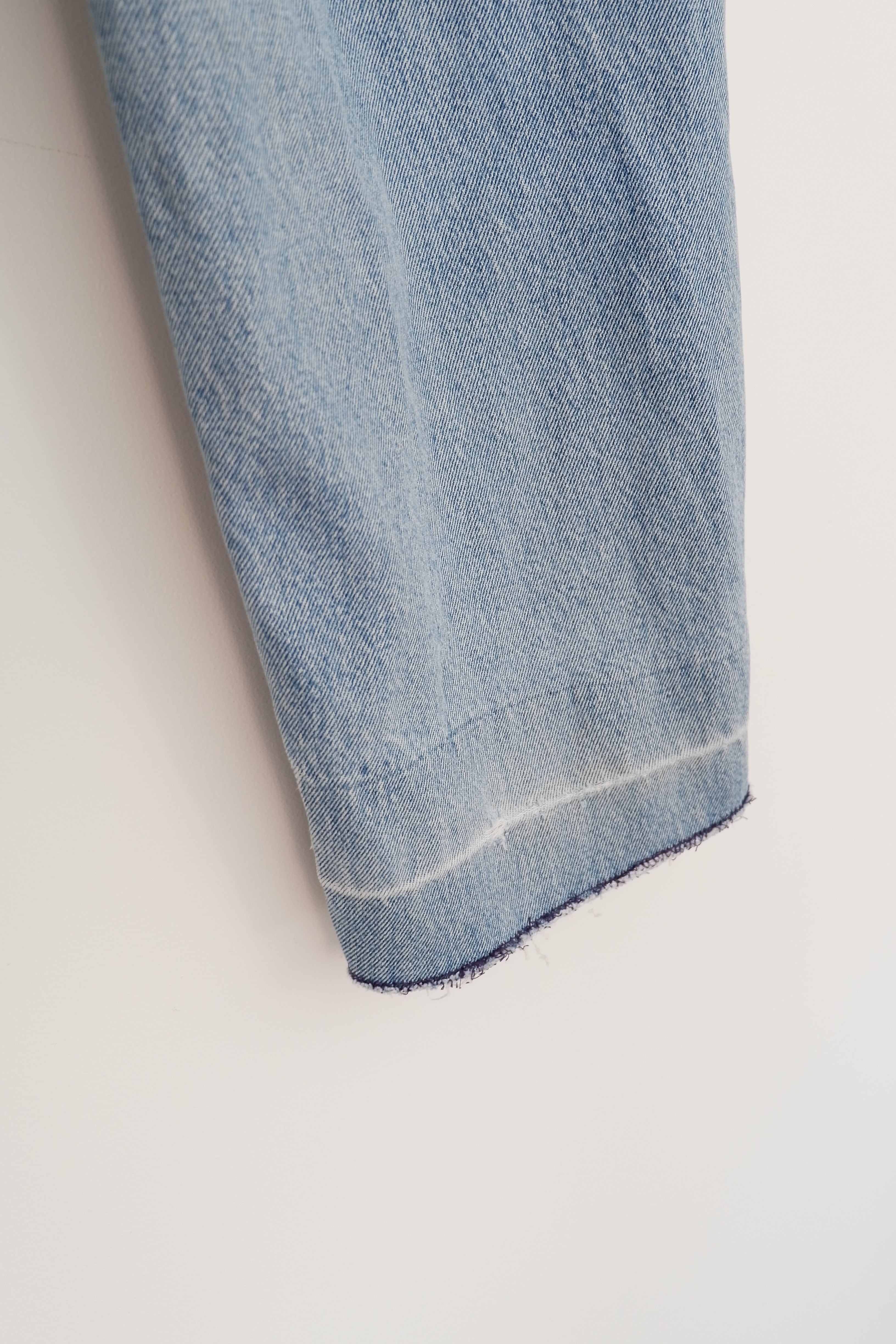 Levis Vintage 550 Light Wash Relaxed Fit Straight Leg Jeans - 40