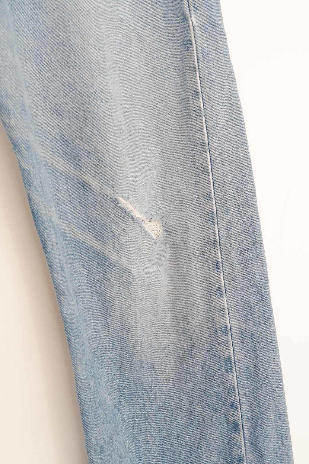 Levis 505 Light Wash Relaxed Fit Straight Leg Jeans - 36