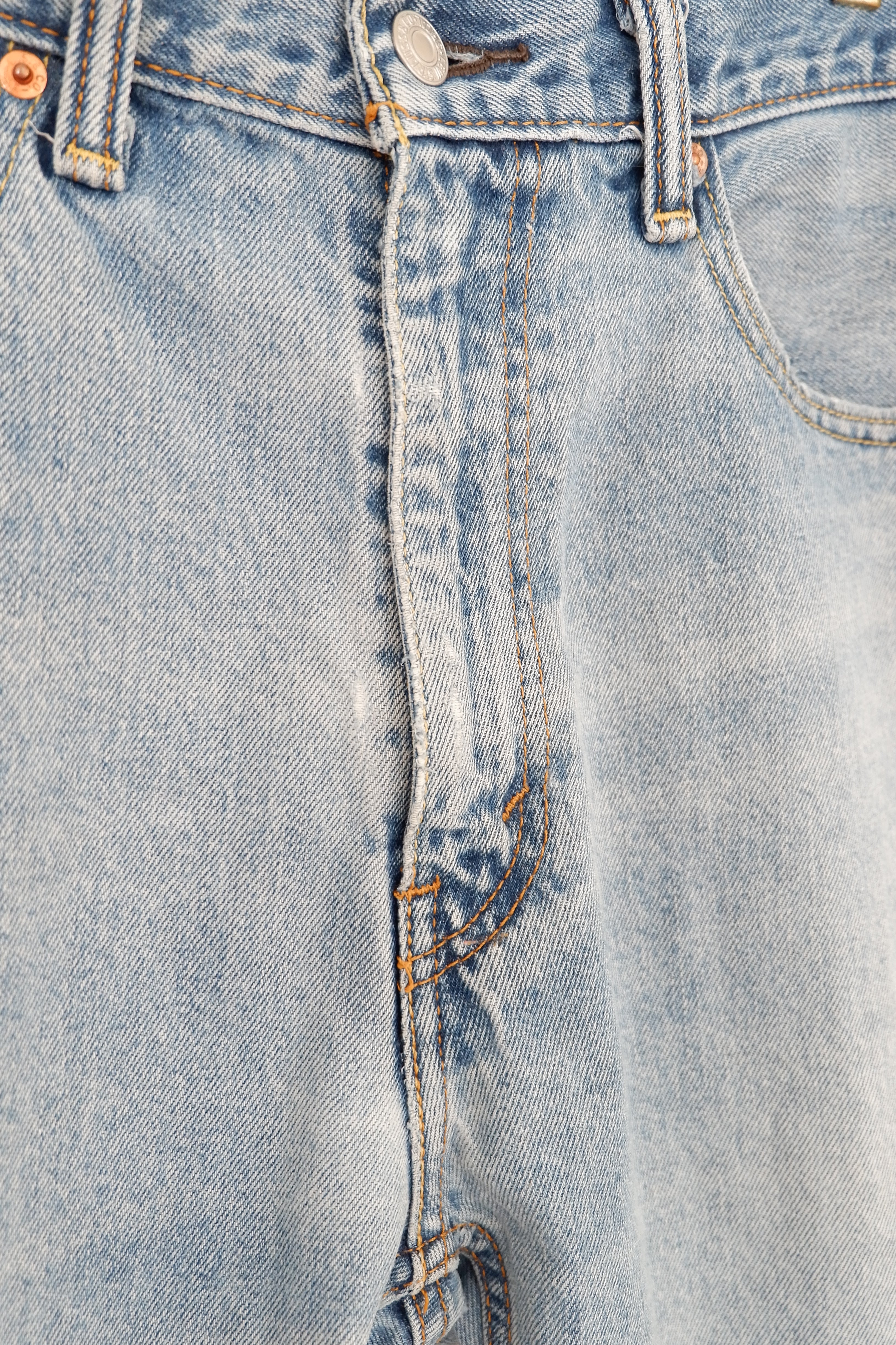 Levis 505 Light Wash Relaxed Fit Straight Leg Jeans - 36