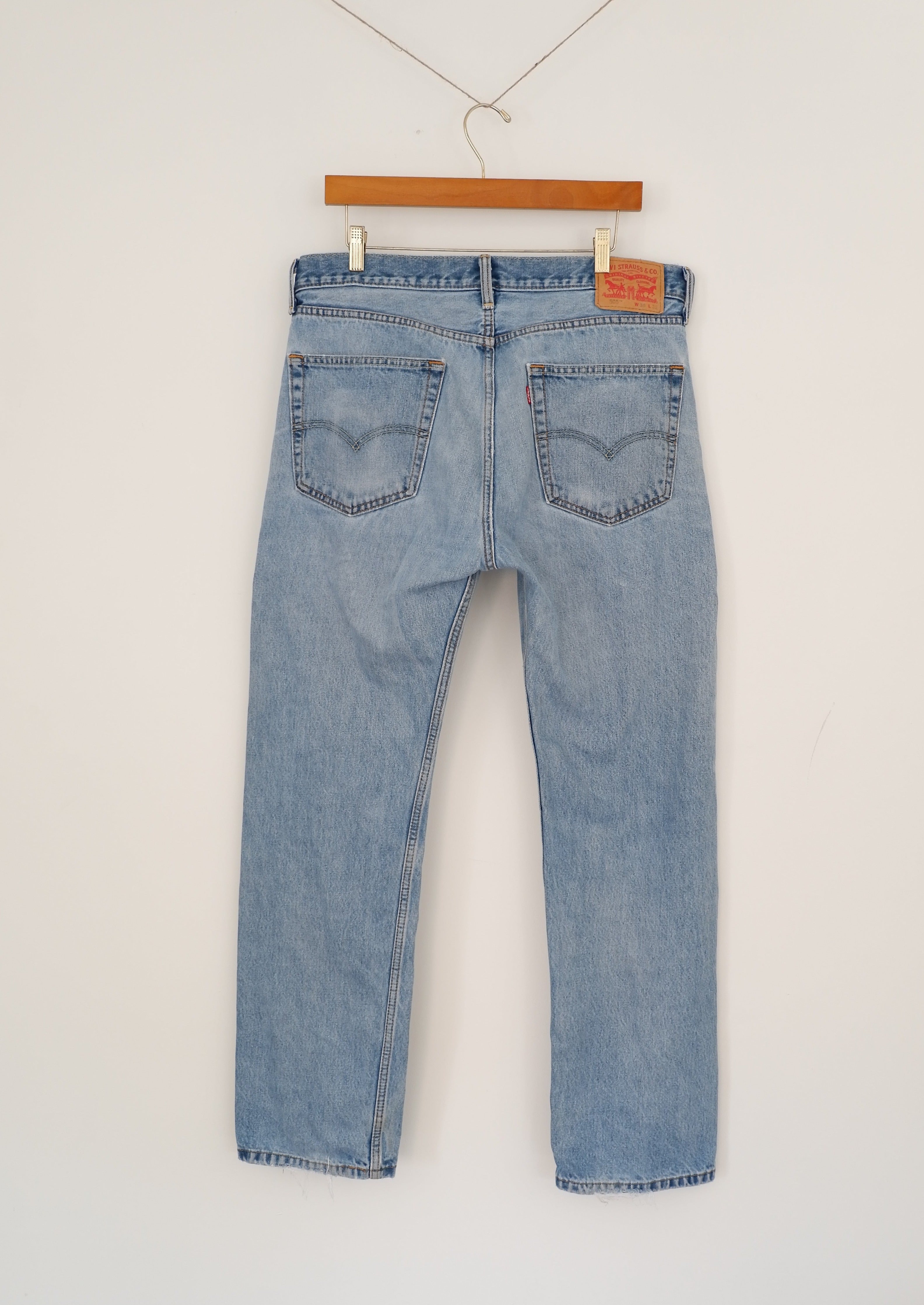 Levis 505 Light Wash Relaxed Fit Straight Leg Jeans - 36