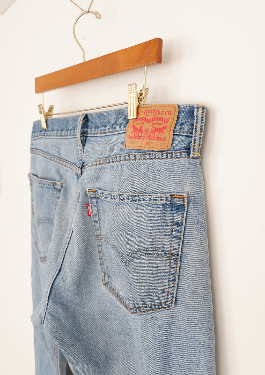 Levis 505 Light Wash Relaxed Fit Straight Leg Jeans - 36
