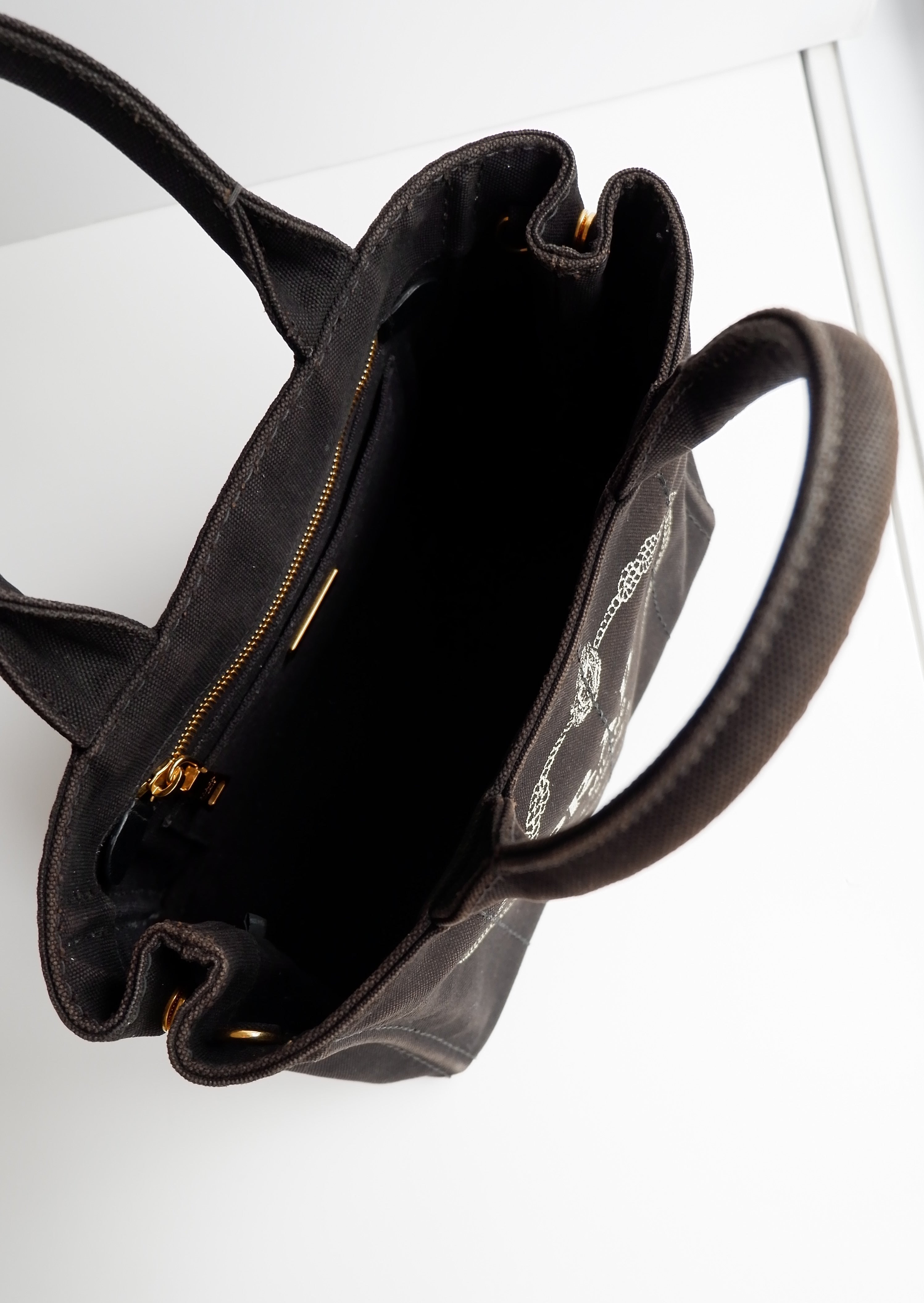 Sac bandoulière / cabas Prada Canapa en toile noire, authentique et d'occasion