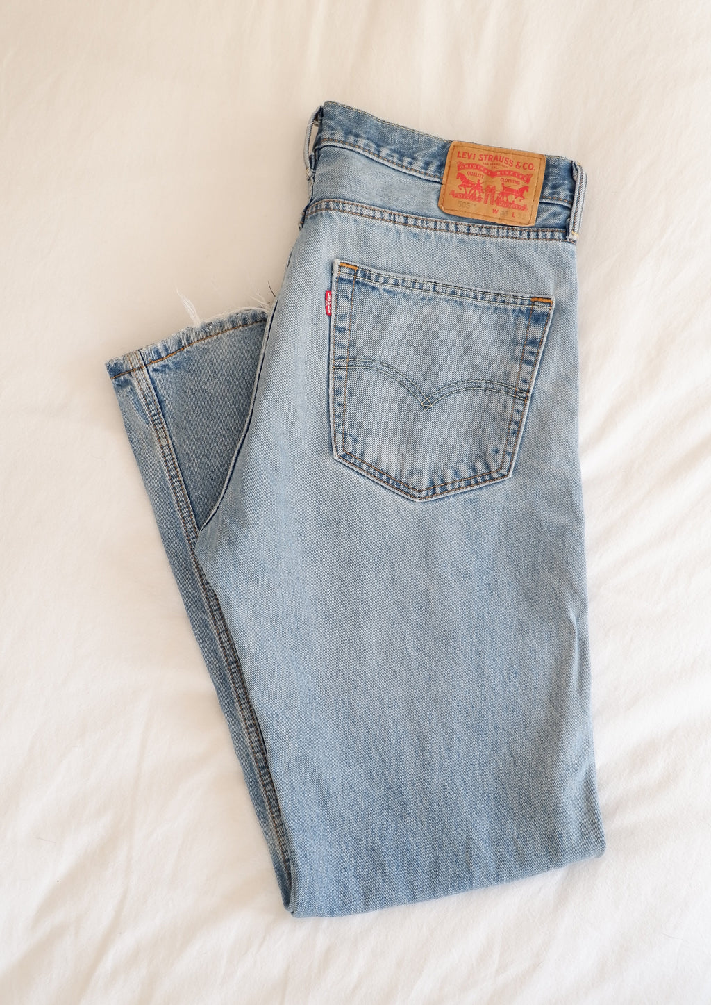 Levis 505 Light Wash Relaxed Fit Straight Leg Jeans - 36