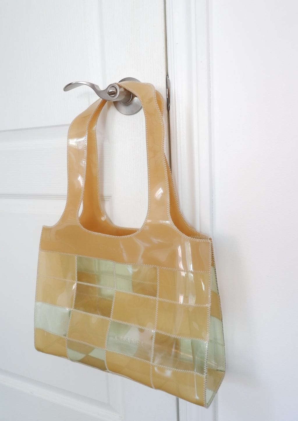 Fourre-tout Chanel beige/bleu clair en PVC, authentique et d'occasion