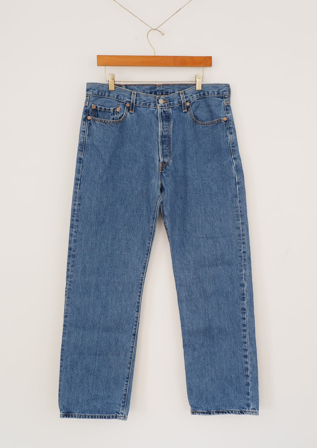 Levis 501 Medium Wash Relaxed Fit Straight Leg Jeans - 34