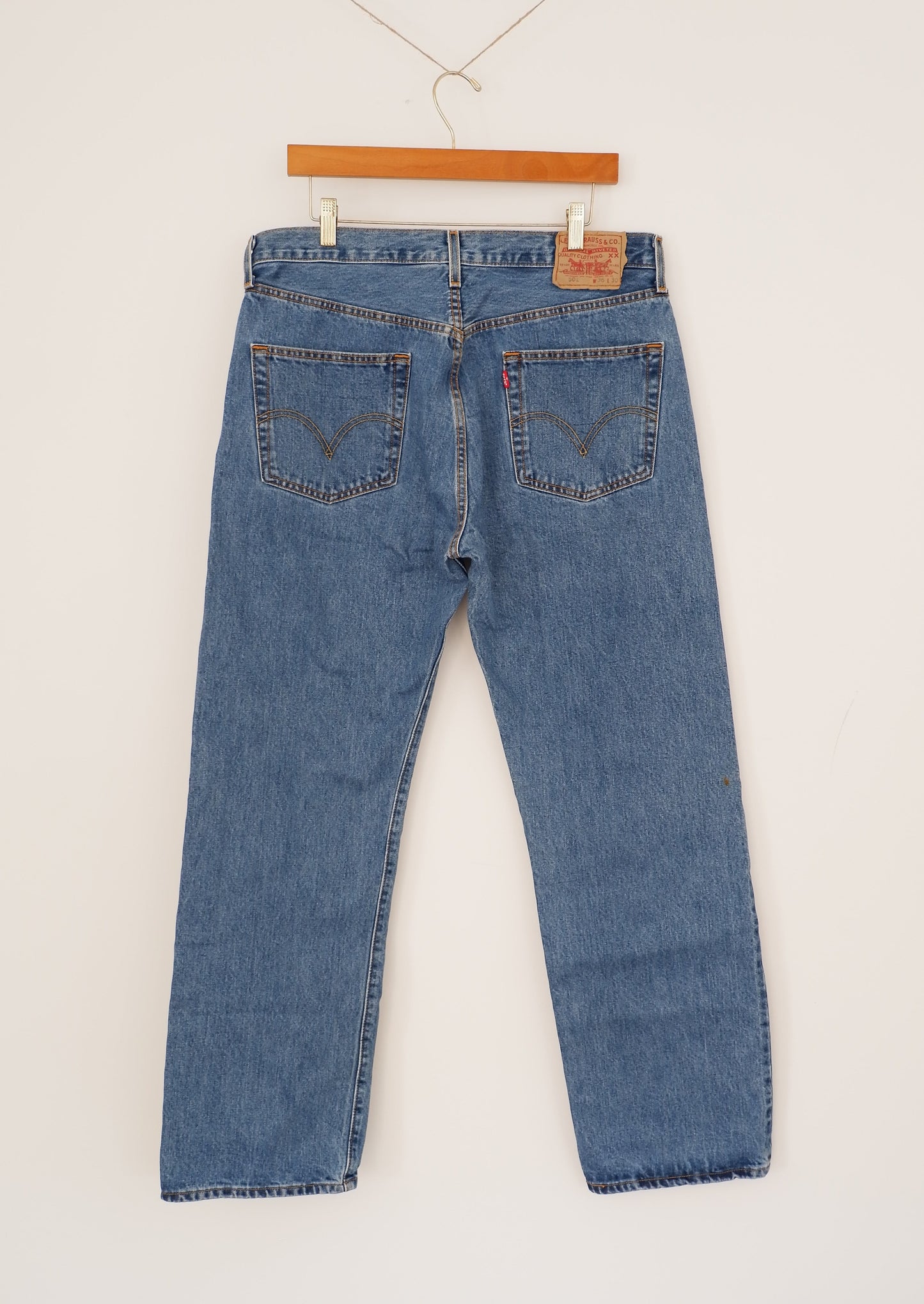 Levis 501 Medium Wash Relaxed Fit Straight Leg Jeans - 34