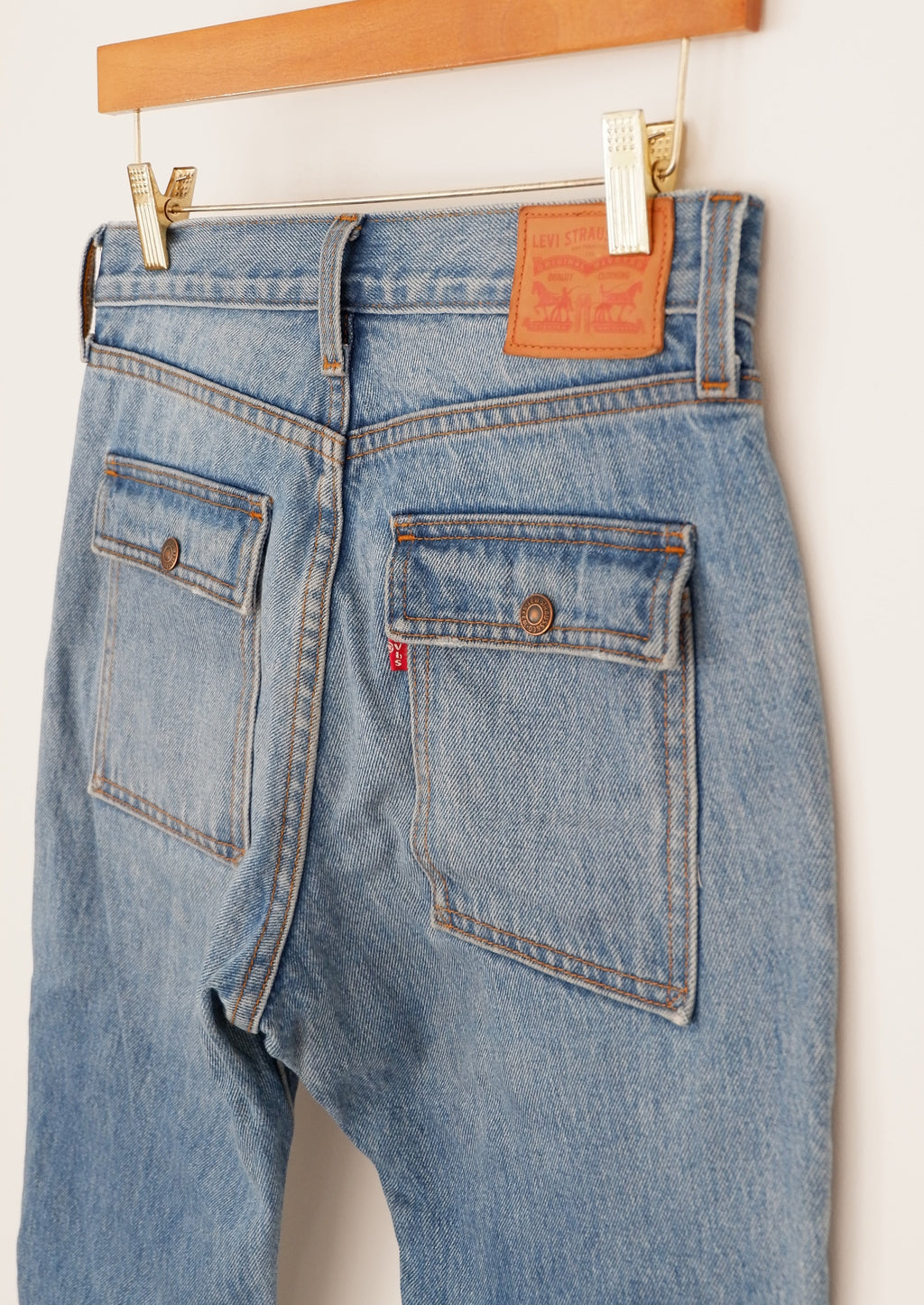 Levis Medium Wash Cargo Pocket Jeans - 27