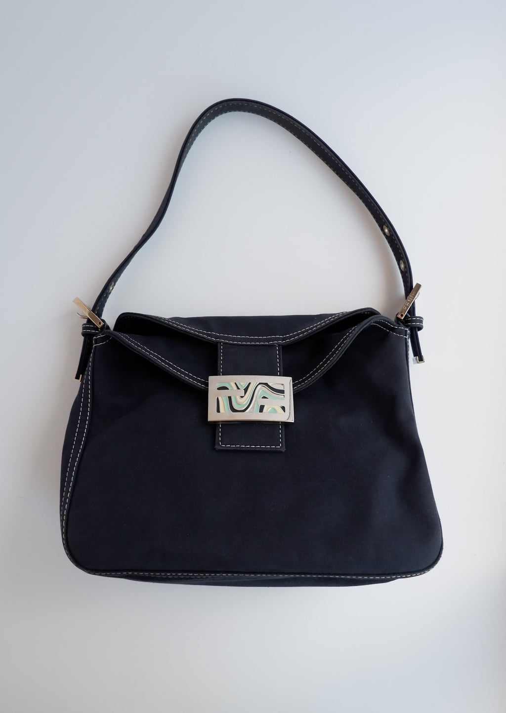 Authentique Sac porté épaule Fendi Baguette en toile bleu marine d'occasion