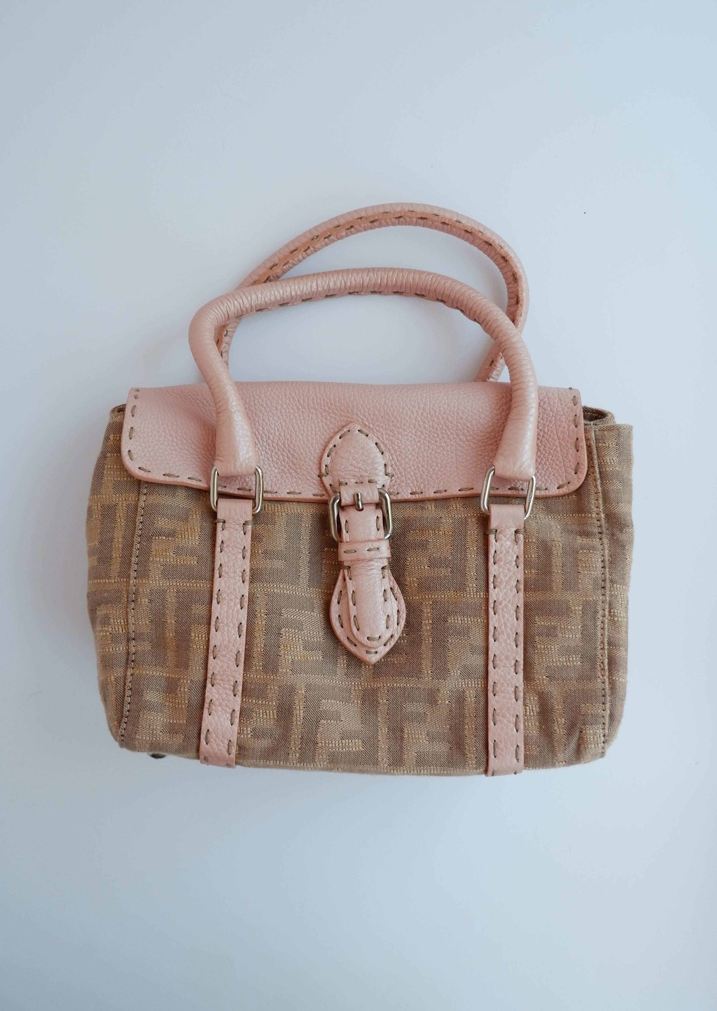 Sac à main Fendi Zucca rose authentique d'occasion