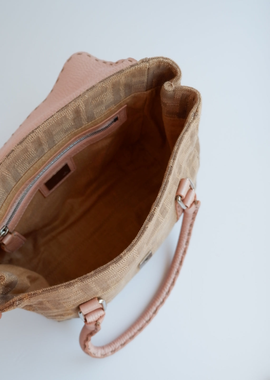 Sac à main Fendi Zucca rose authentique d'occasion