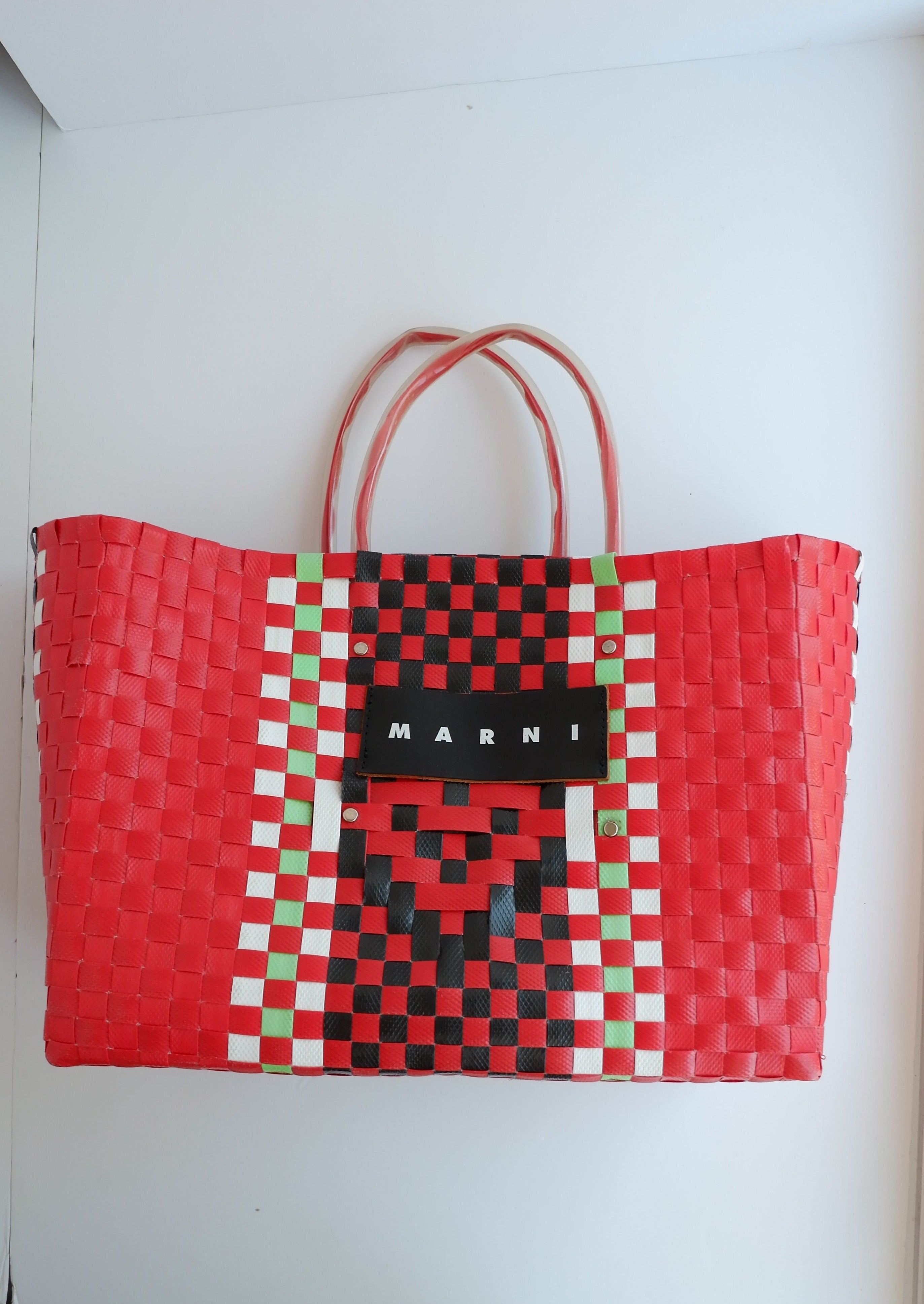 Sac cabas tressé Marni rouge d'occasion authentique