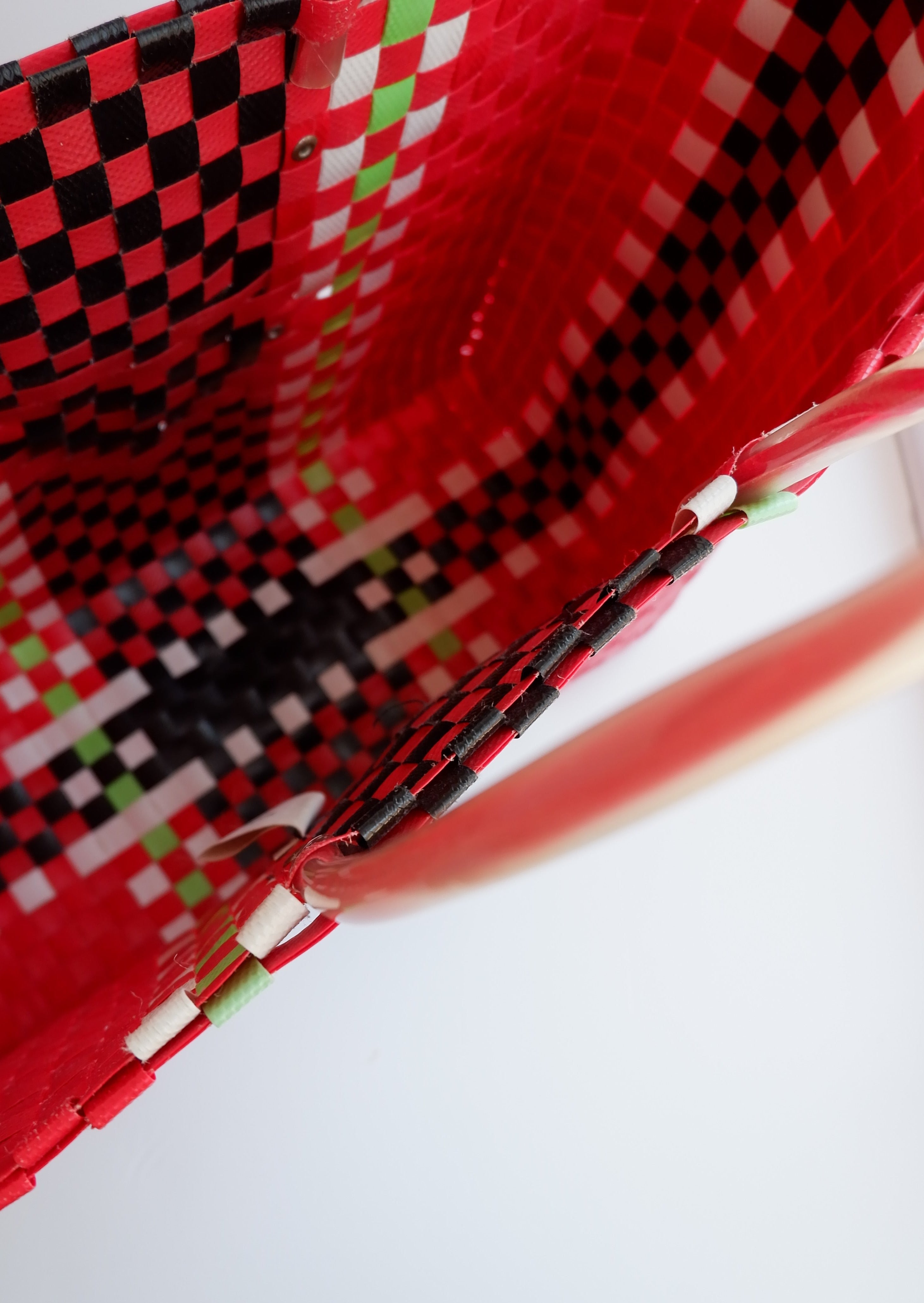 Sac cabas tressé Marni rouge d'occasion authentique