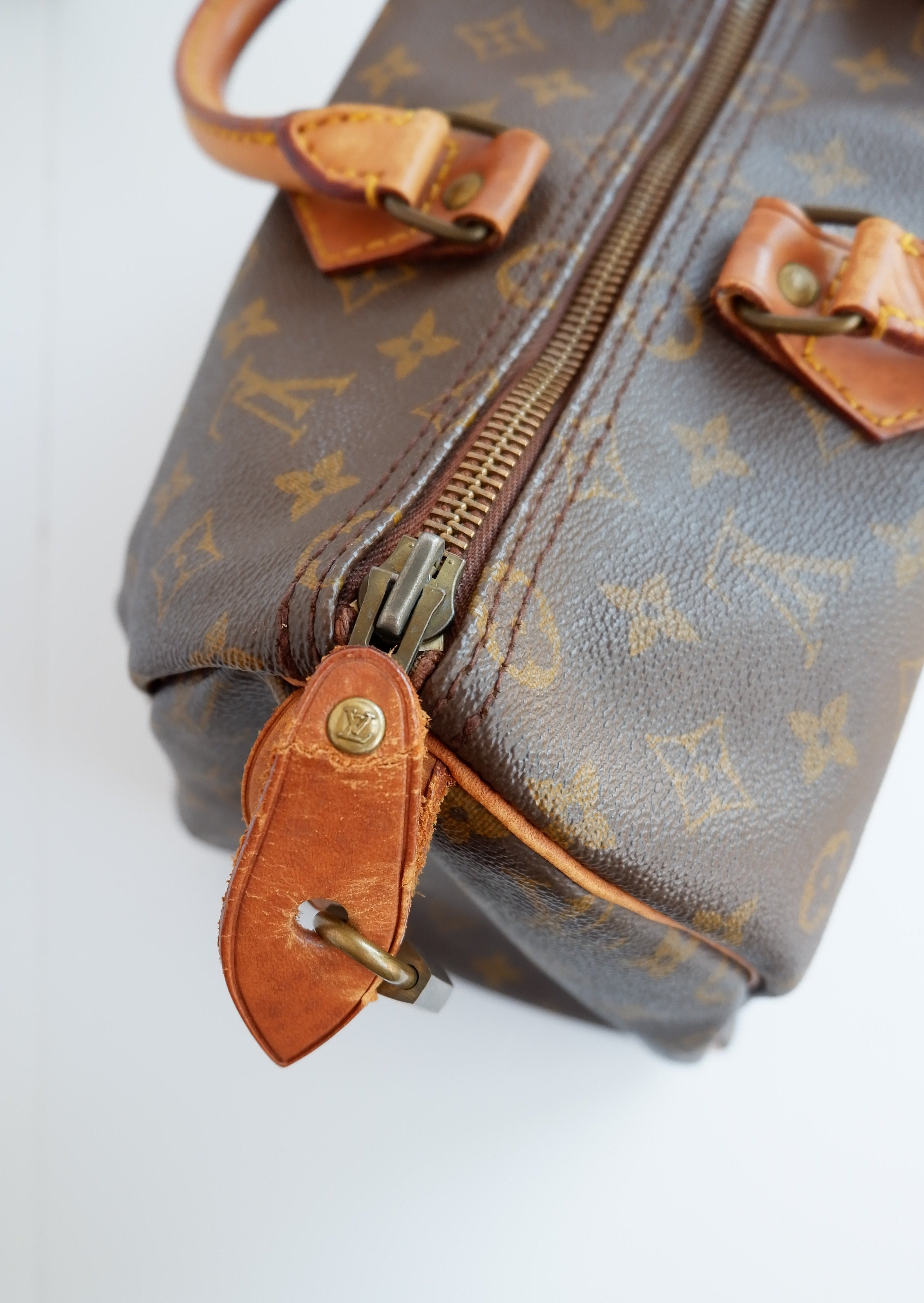 Authentique Sac Vintage d'occasion Louis Vuitton Monogram Speedy 35
