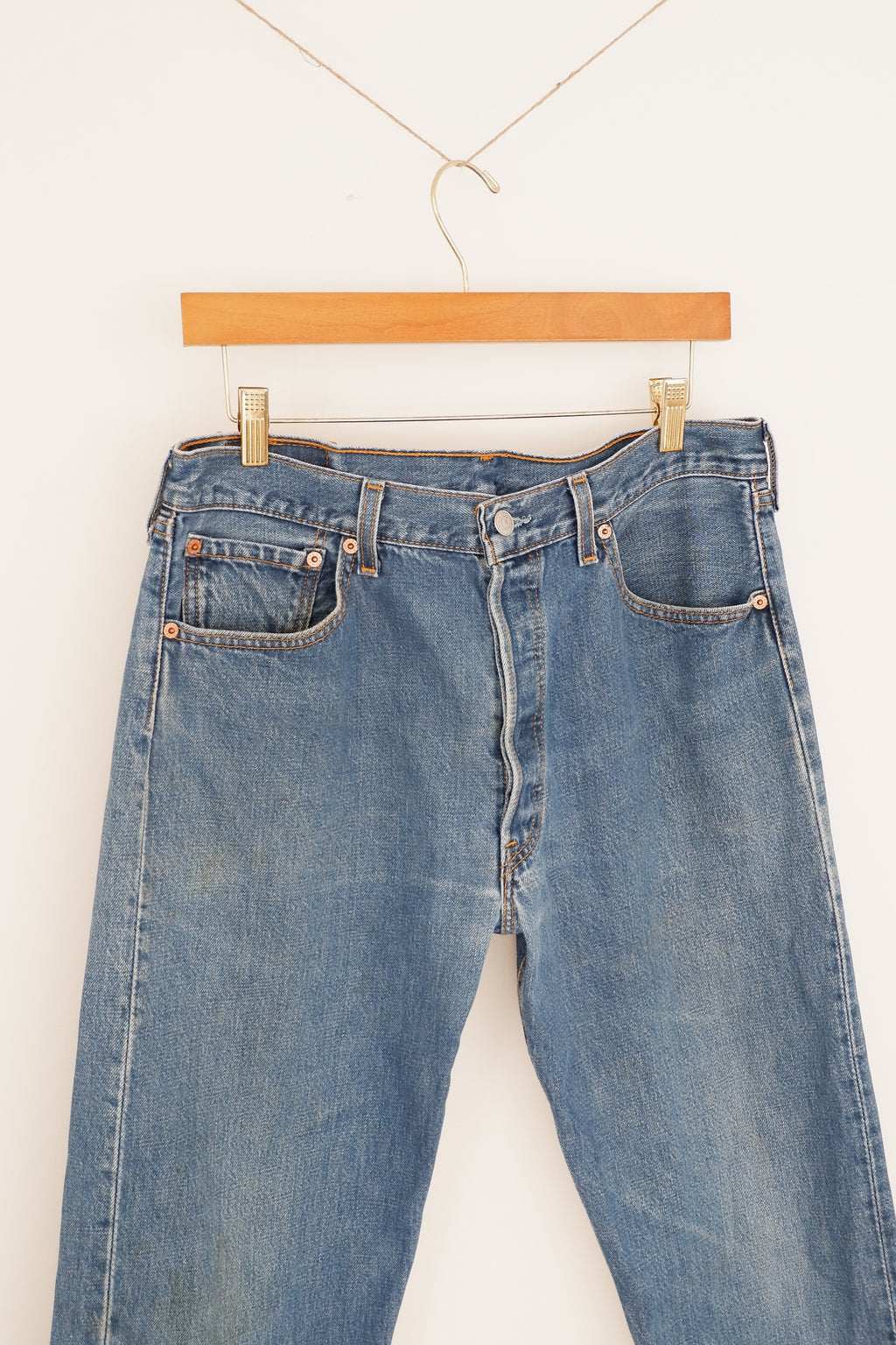 Levis 501 Medium Wash Regular Fit Jeans - 34