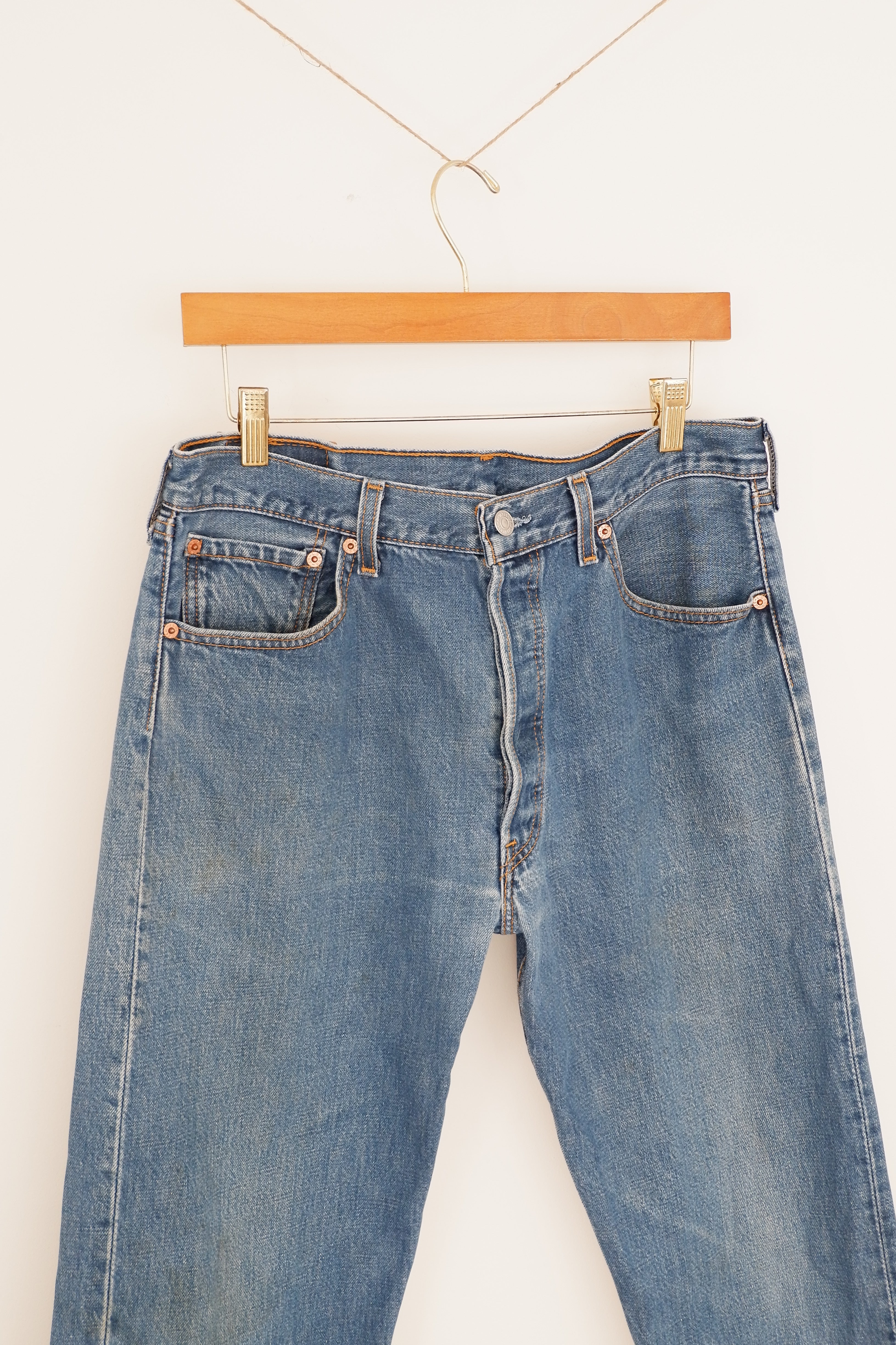 Levis 501 Medium Wash Regular Fit Jeans - 34