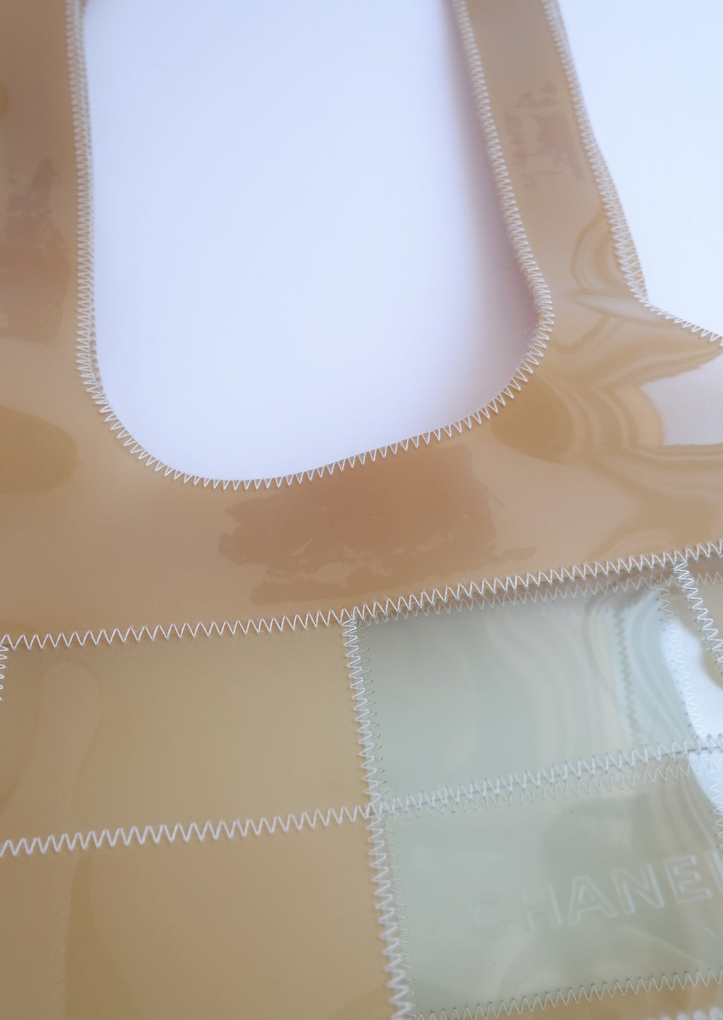 Fourre-tout Chanel beige/bleu clair en PVC, authentique et d'occasion