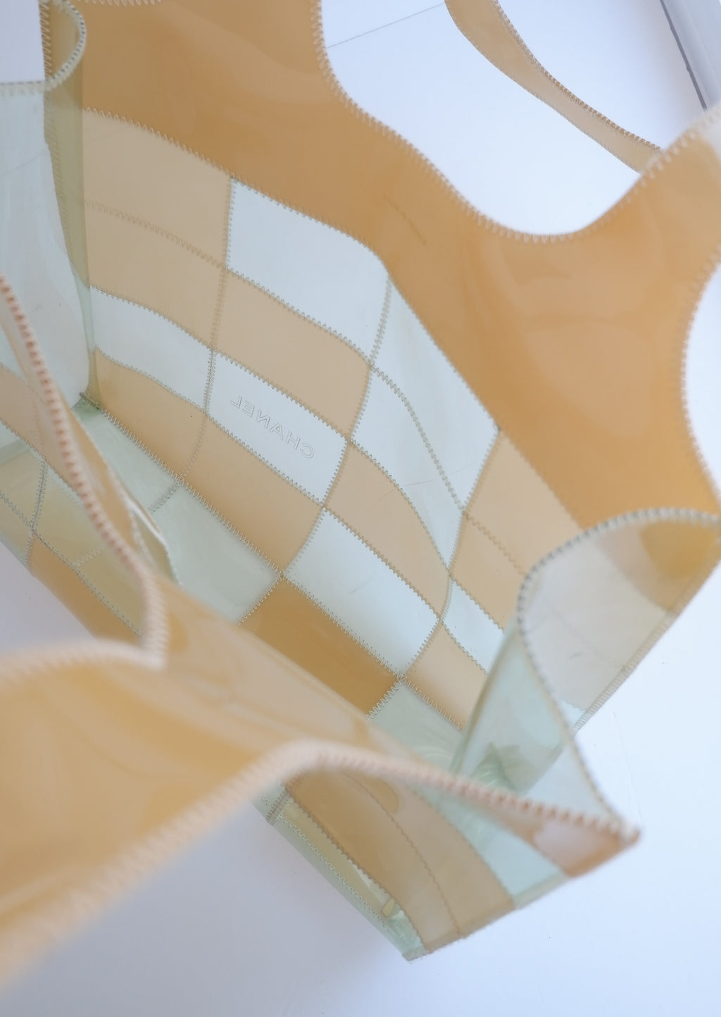 Fourre-tout Chanel beige/bleu clair en PVC, authentique et d'occasion
