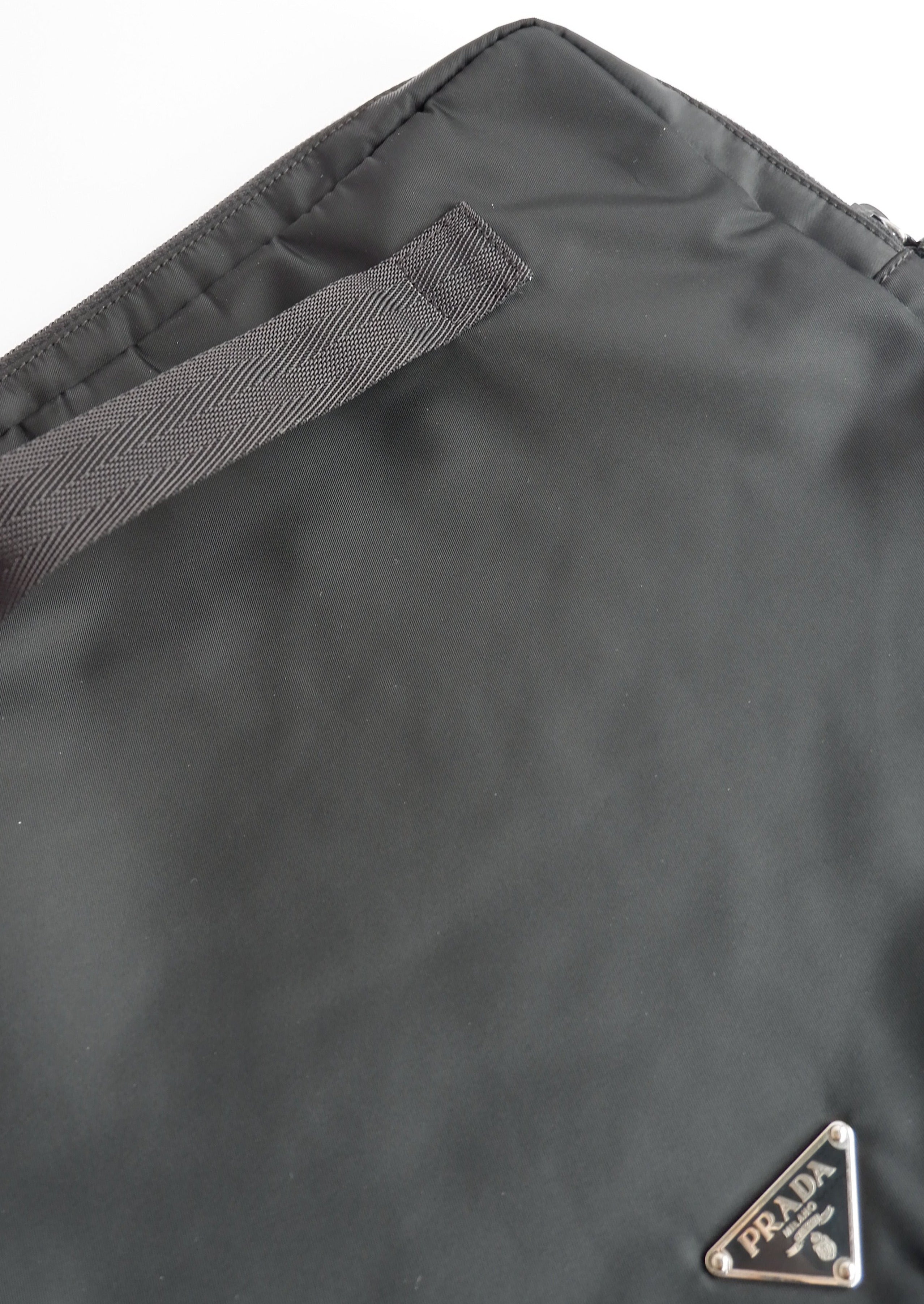 Authentique Sacoche/Pochette pour Ordinateur Portable en Nylon Noir Prada d'occasion
